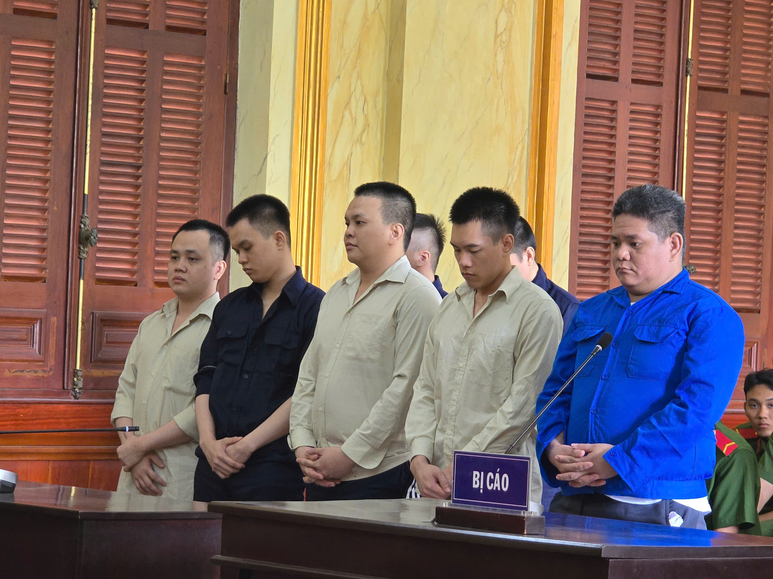 Tử hình vì hỗn chiến gây án mạng ở quán karaoke - Ảnh 1.