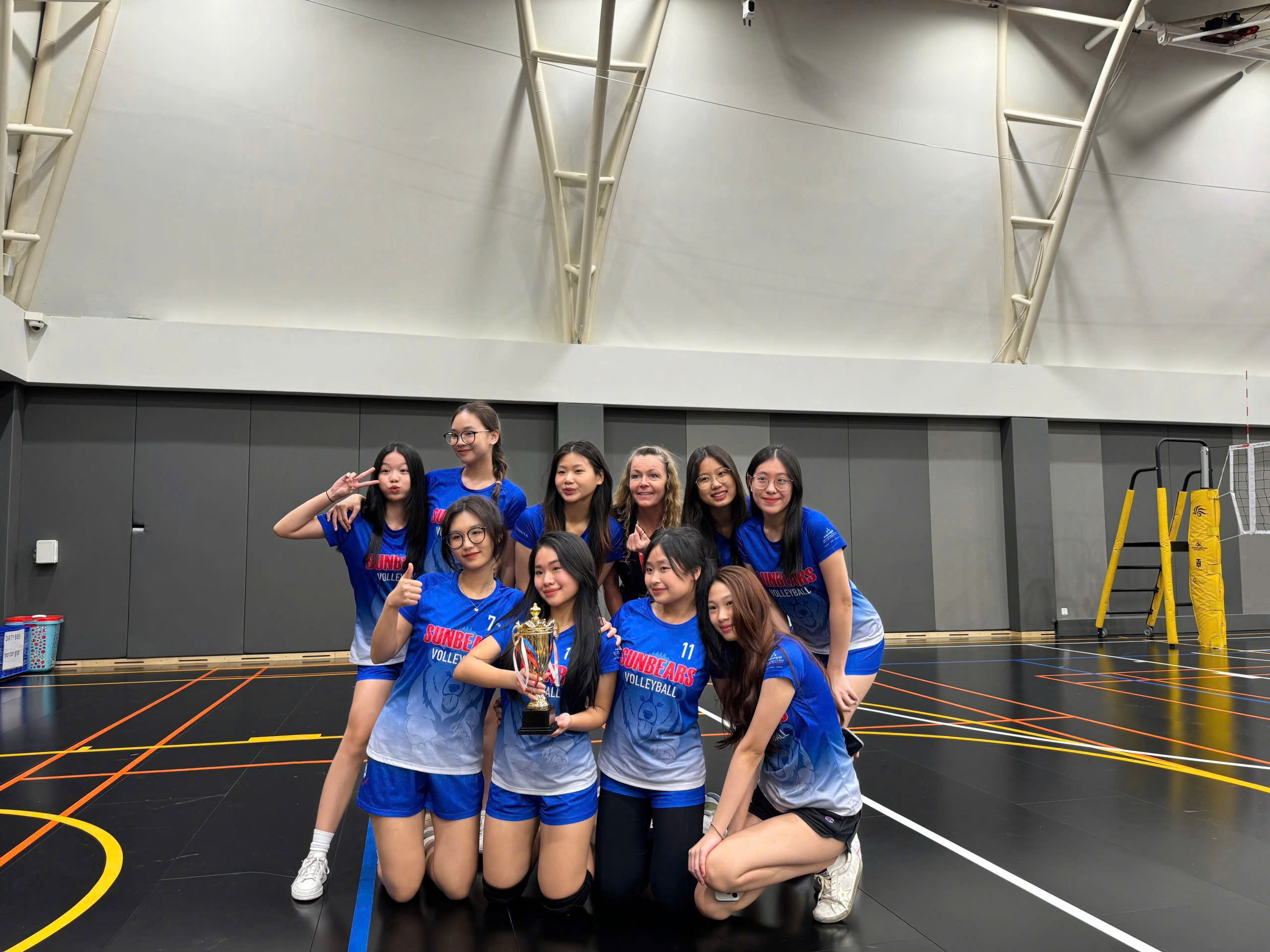 Att starta ett företag på gymnasiet och resan att skapa värde för en kvinnlig elev från Generation Z - Foto 3. Khởi nghiệp khi học phổ thông và hành trình tạo giá trị của nữ sinh Gen Z - Ảnh 3.