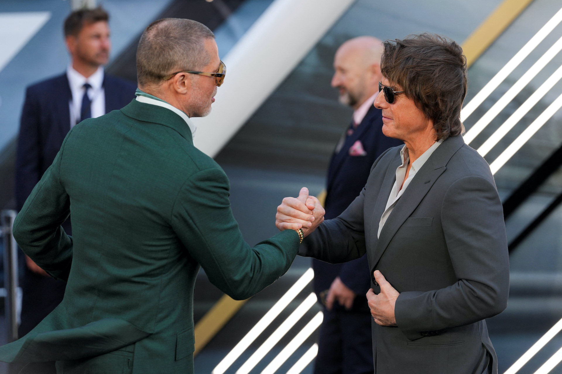 Tom Cruise và Brad Pitt gây chú ý khi tái ngộ sau 24 năm Tom Cruise và Brad Pitt gây chú ý khi tái ngộ sau 24 năm