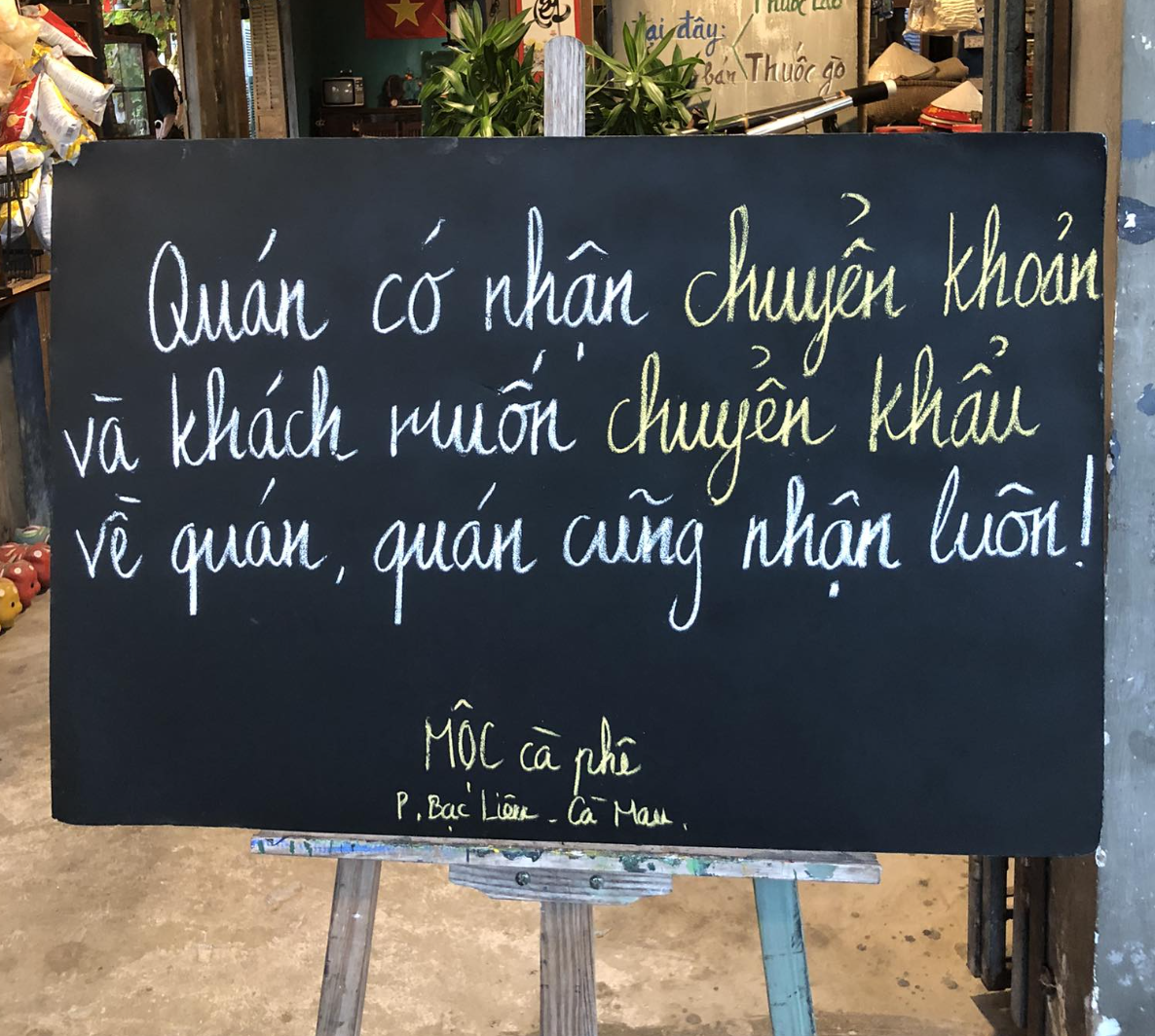 Quán cà phê miền Tây gây bão mạng với bảng thông báo 'mặn mà' có 1-0-2 - Ảnh 7. Quán cà phê miền Tây gây bão mạng với bảng thông báo 'mặn mà' có 1-0-2 - Ảnh 7.