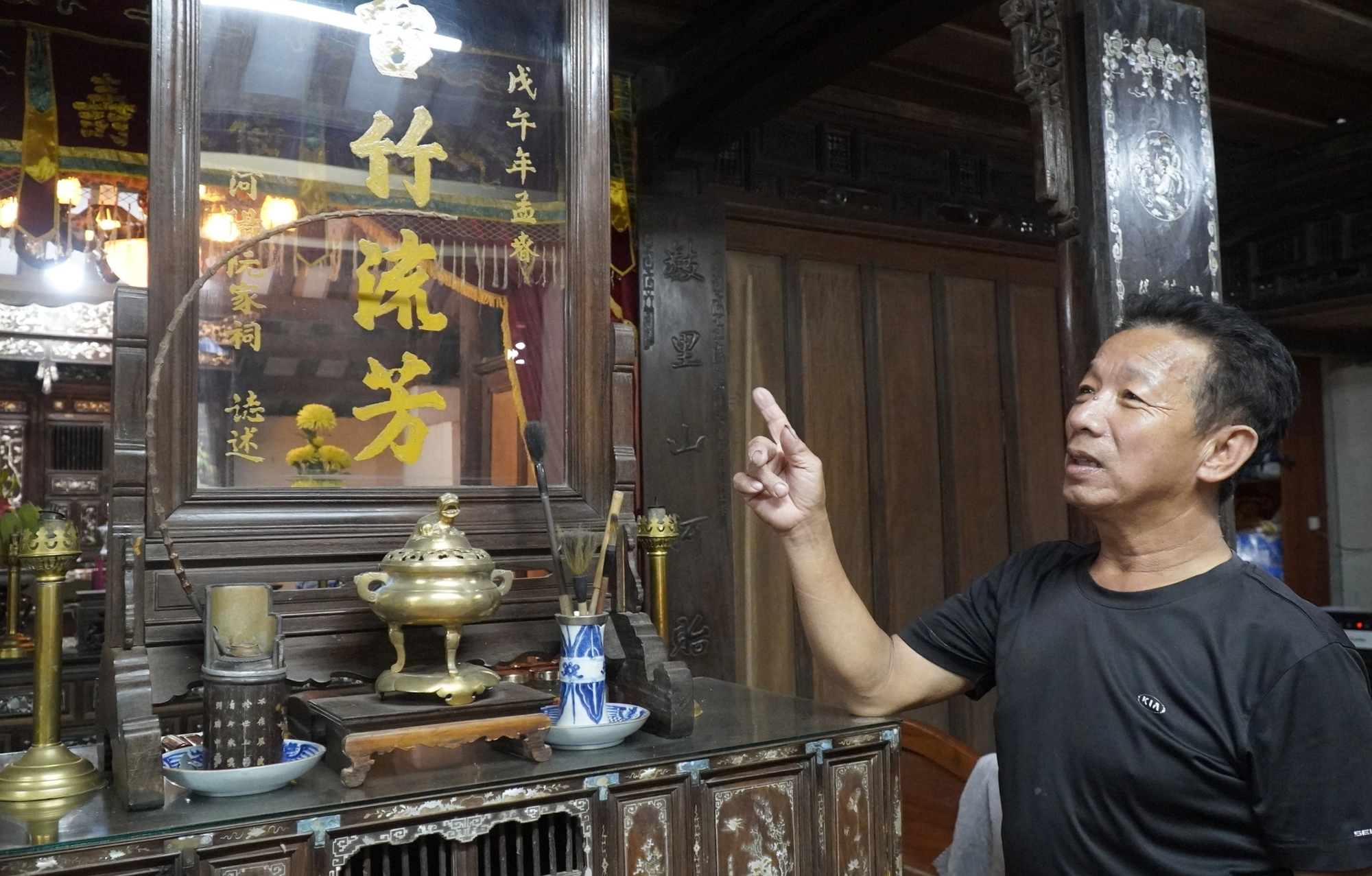 - Ảnh 12. 3 ngôi nhà cổ trăm tuổi ở Đồng Hới: 'Bảo tàng' sống lưu giữ hàng trăm cổ vật quý - Ảnh 12.