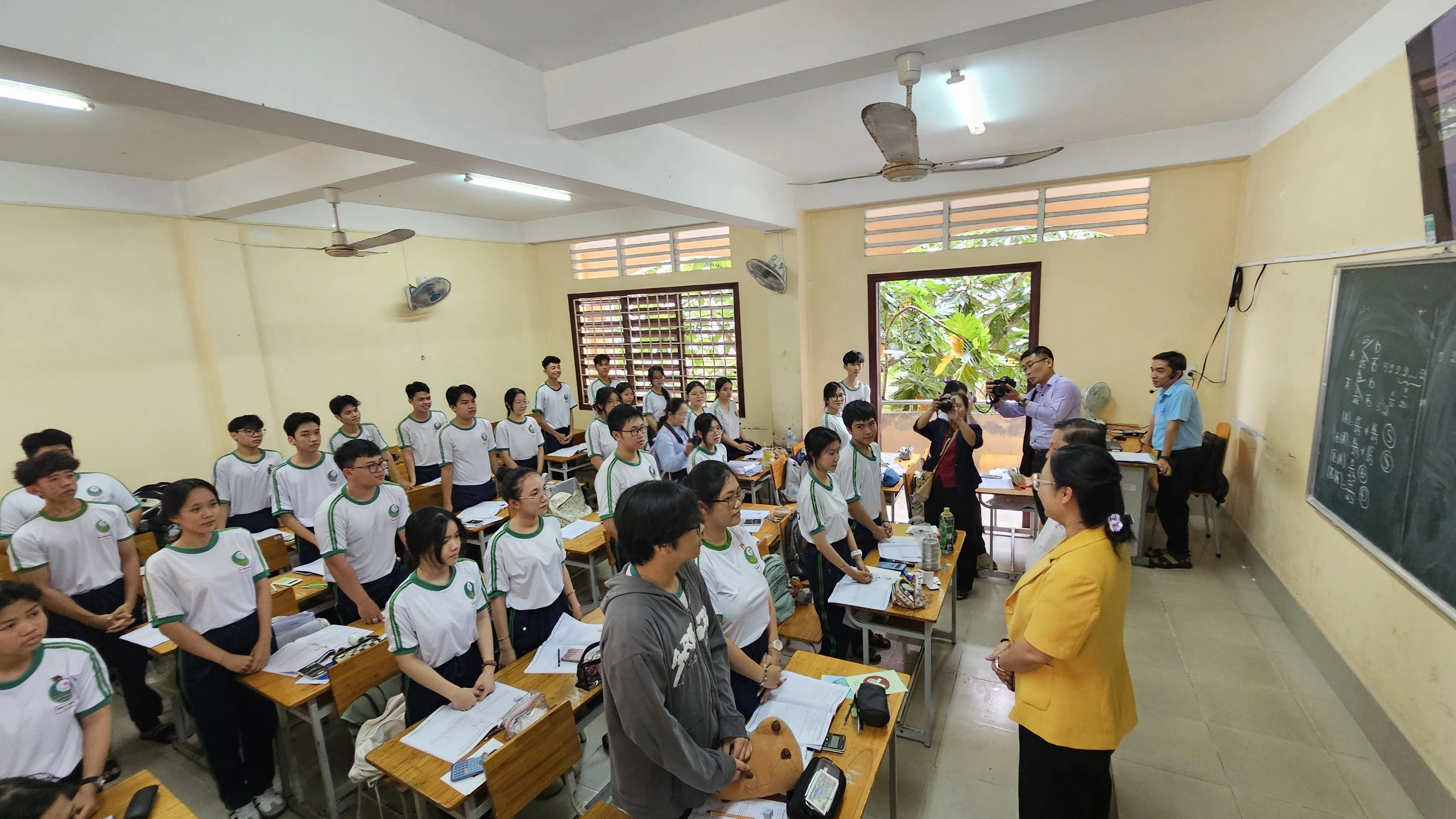 Chuẩn bị sẵn sàng cho kỳ thi tốt nghiệp THPT đặc biệt - Ảnh 1.