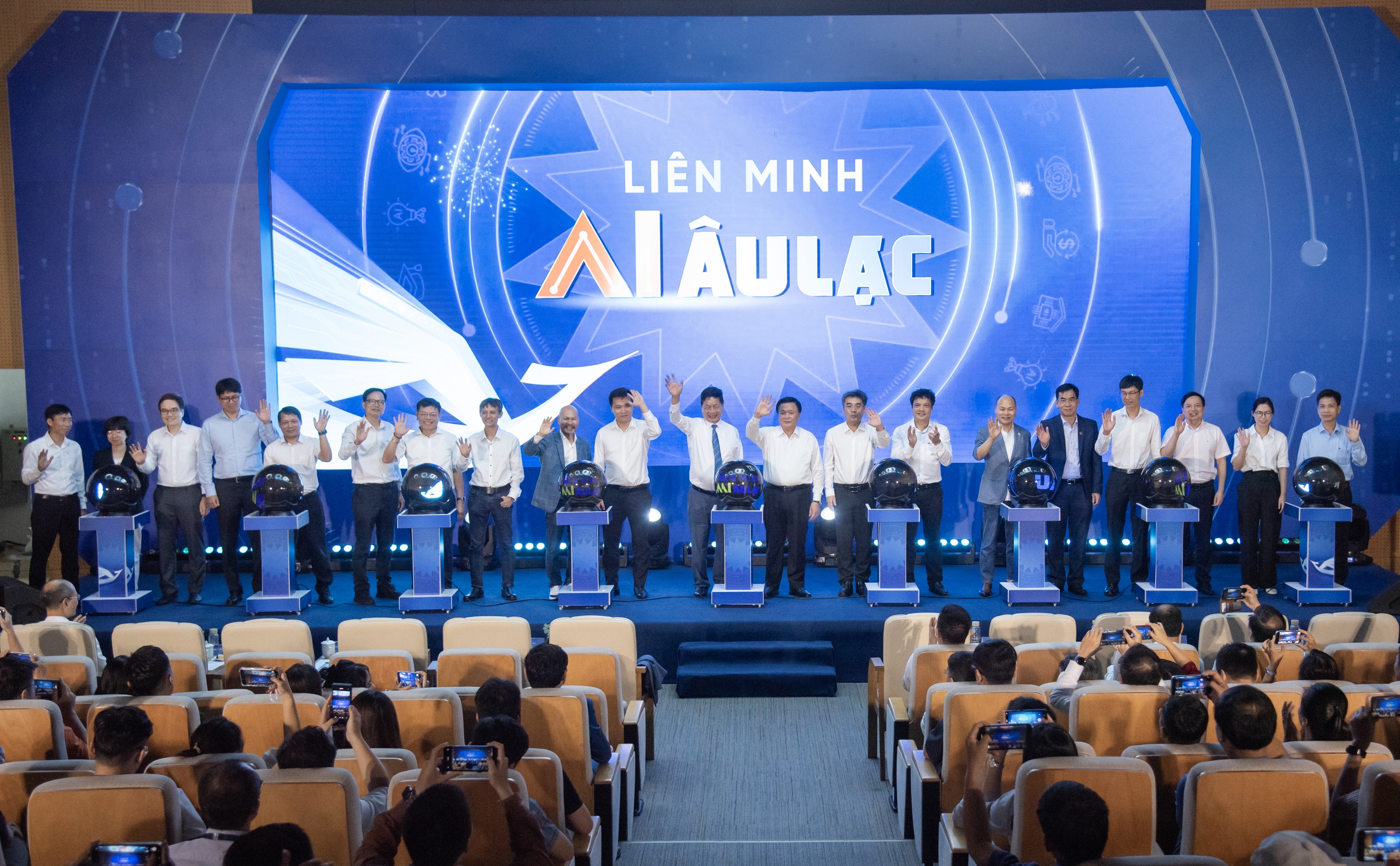 ‘Kỳ lân’ Fintech tham gia Liên minh AI Âu Lạc, phát triển hệ sinh thái AI Việt - Ảnh 1.