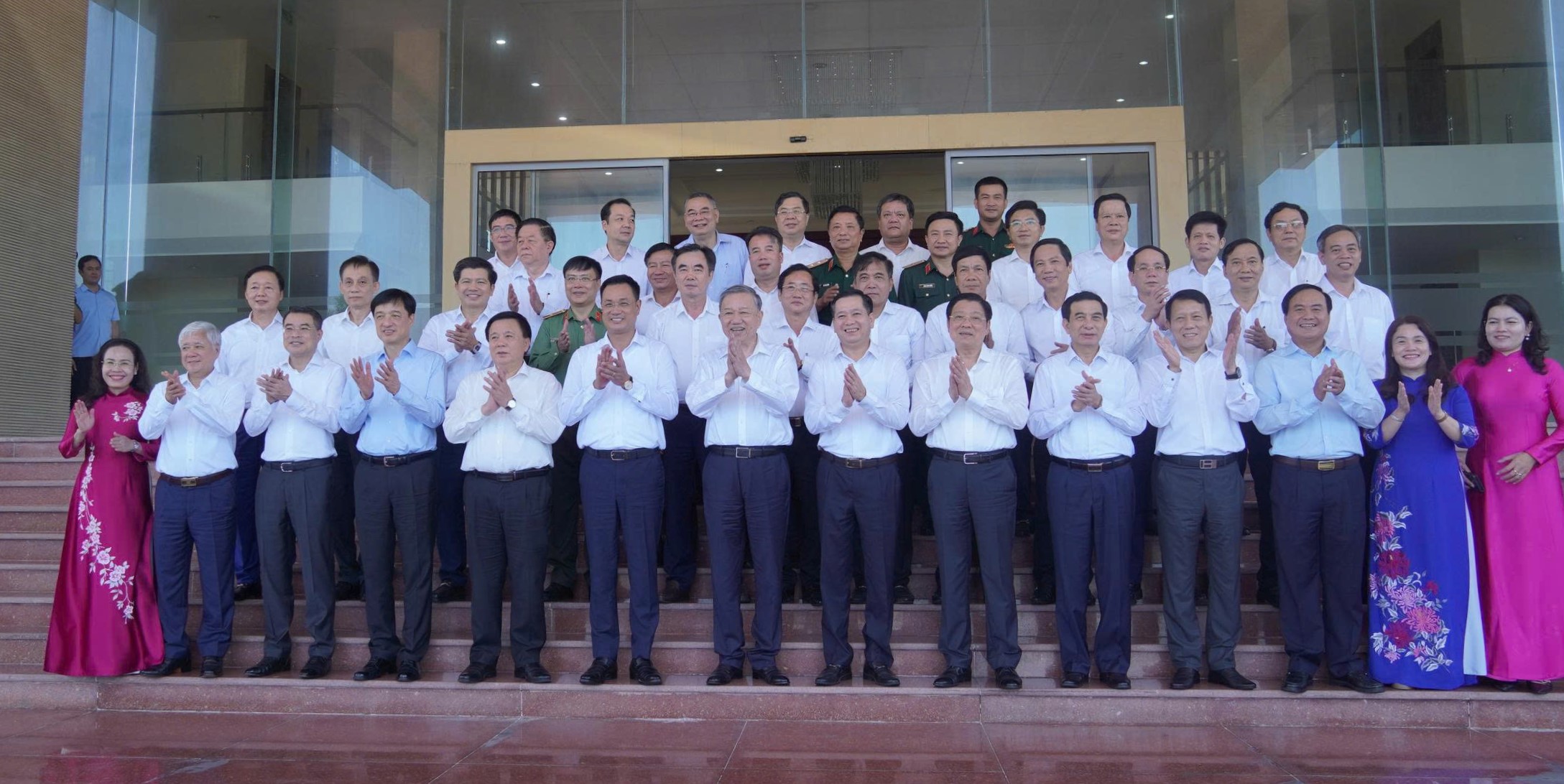 Quảng Bình, Quảng Trị sẽ cùng viết trang sử mới của hợp nhất, kiến tạo tương lai- Ảnh 3. Quảng Bình, Quảng Trị sẽ cùng viết trang sử mới của hợp nhất, kiến tạo tương lai- Ảnh 3.