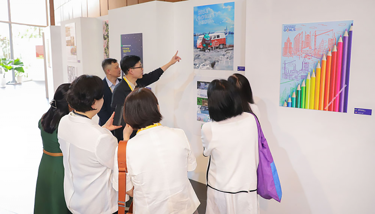 Universitas Van Lang masuk dalam peringkat universitas terbaik dunia - Foto 5. Trường Đại học Văn Lang tiến vào bảng xếp hạng ĐH tốt nhất thế giới- Ảnh 5.