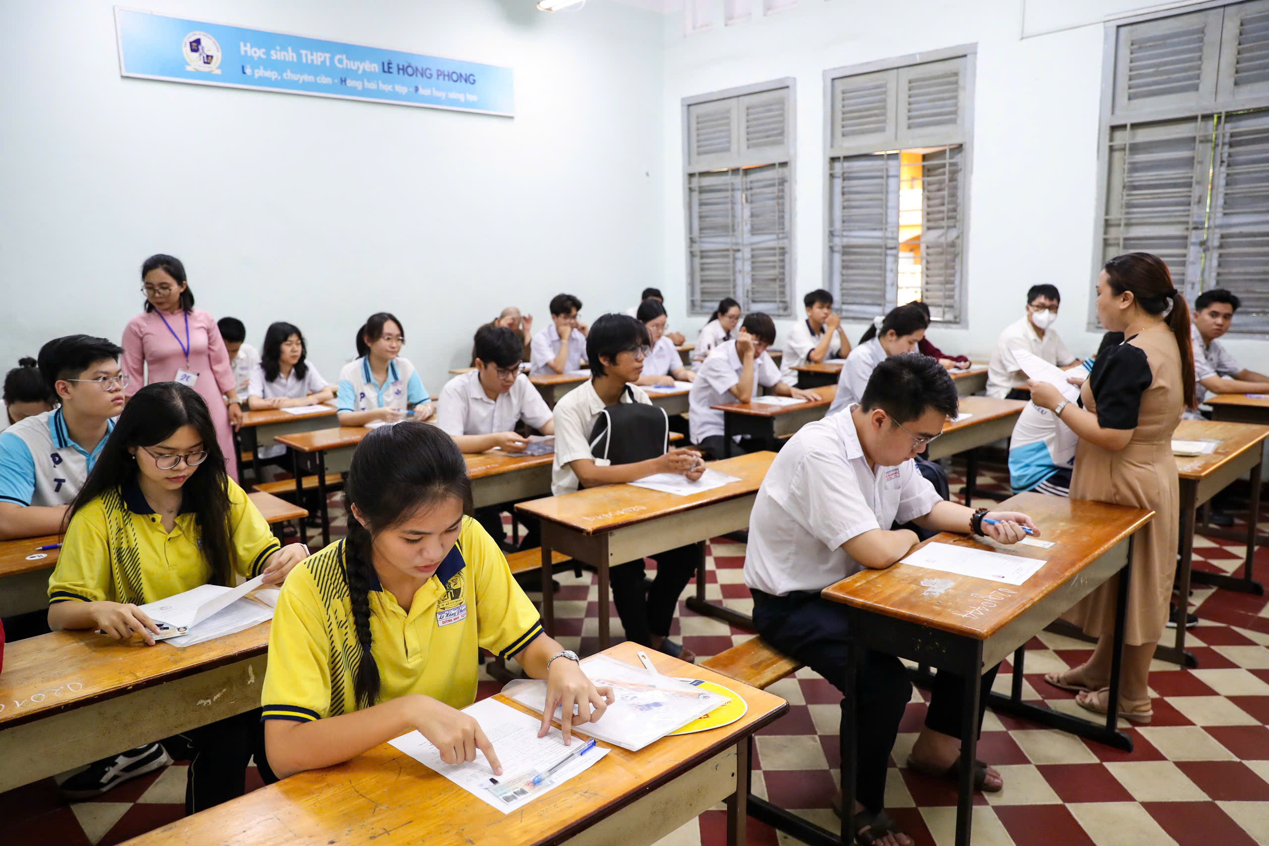 Thí sinh cả nước bước vào  'kỳ thi lịch sử' - Ảnh 3.