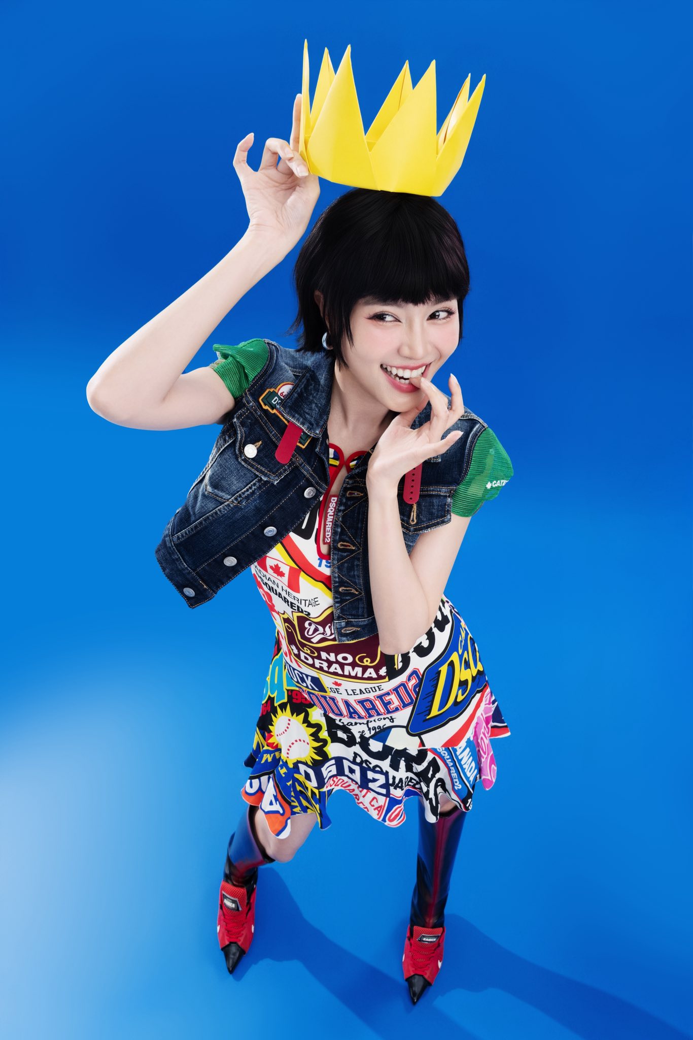 Hogyan van Lan Ngoc miután a rajongók aggodalmát fejezték ki a képen, amin kerekesszékben ül? - 2. kép Lan Ngọc ra sao sau hình ảnh ngồi xe lăn khiến fan lo lắng?- Ảnh 2.