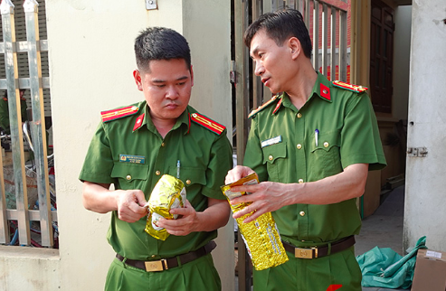 Bắt giam đối tượng giả mạo nhãn hiệu ‘chè Thái Nguyên’ Bắt giam đối tượng giả mạo nhãn hiệu ‘chè Thái Nguyên’