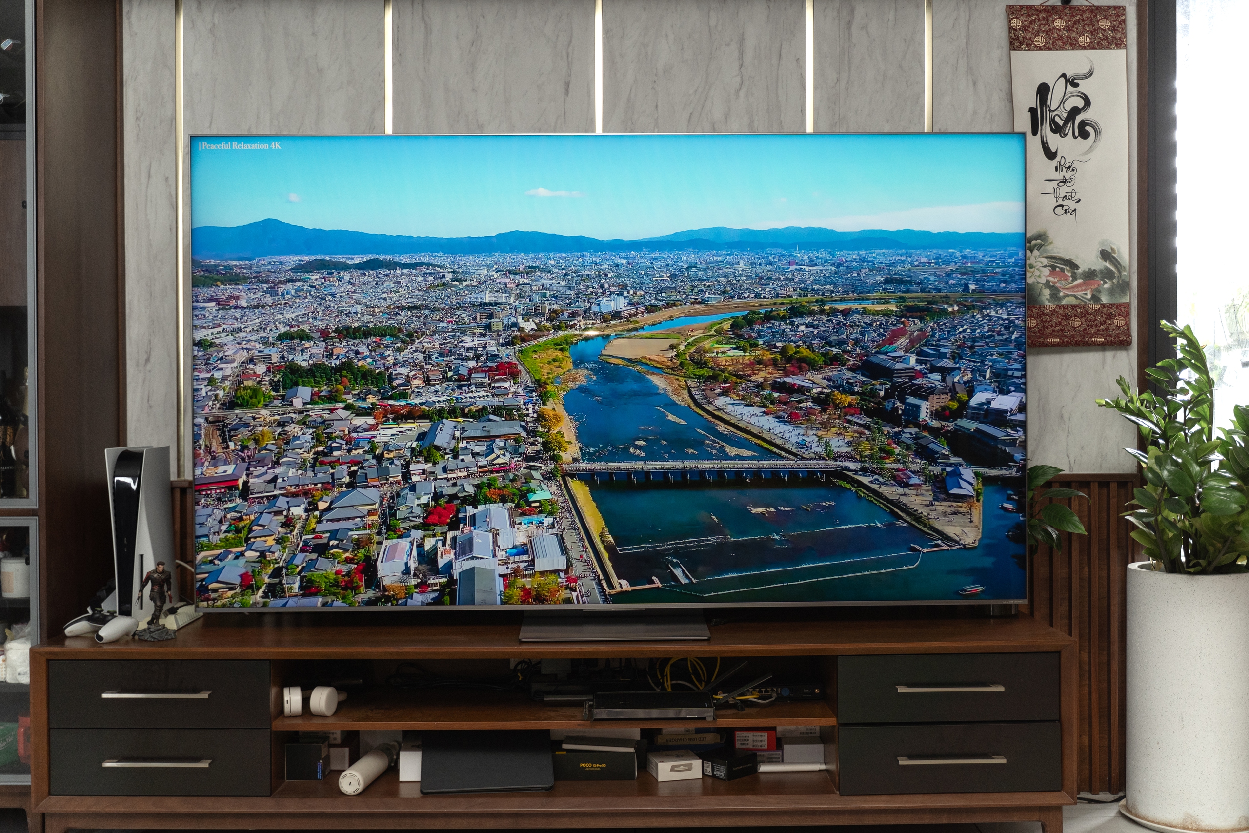 - Ảnh 1. Trải nghiệm các tiện ích thông minh trên TV TCL C8K - Ảnh 1.