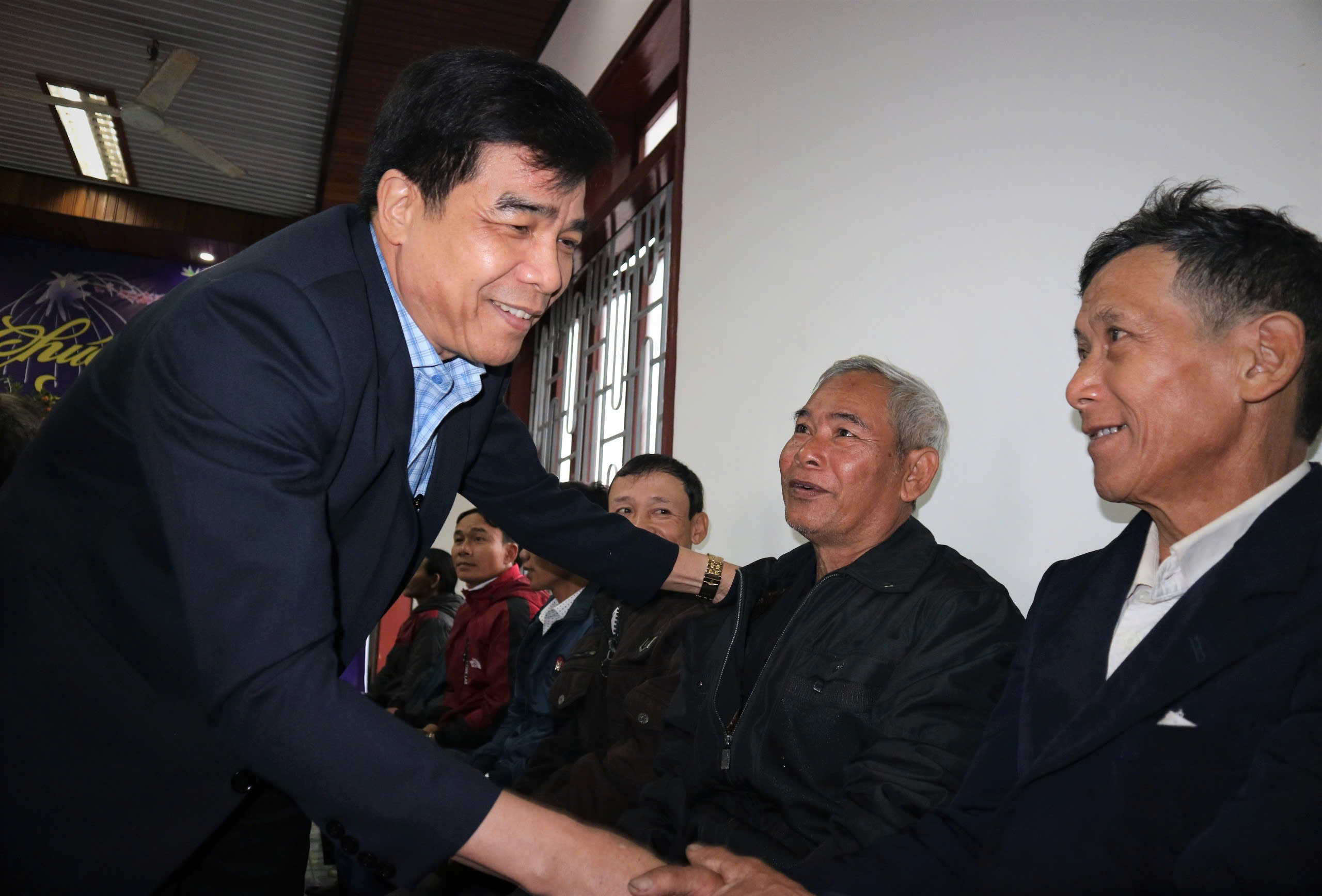 'Là một cán bộ phải biết lắng nghe hơi thở từ cuộc sống của người dân'- Ảnh 2. 'Là một cán bộ phải biết lắng nghe hơi thở từ cuộc sống của người dân'- Ảnh 2.