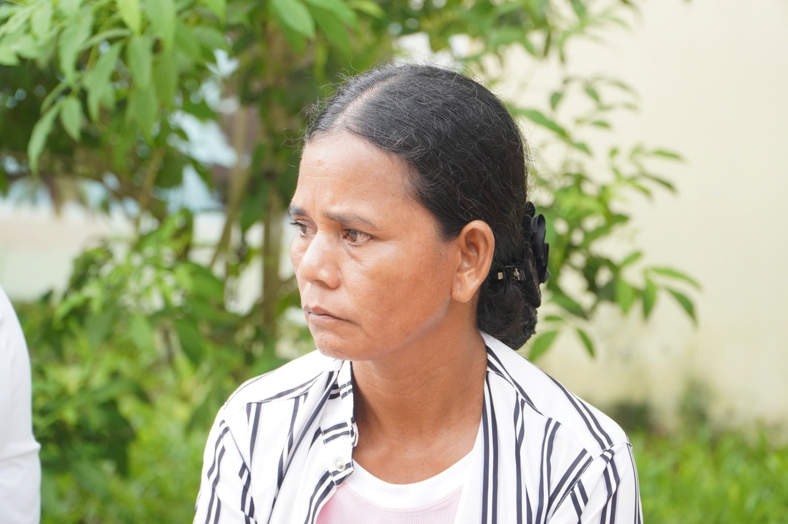 Những người mẹ vùng biên Kon Tum cùng con thi tốt nghiệp - Ảnh 1.