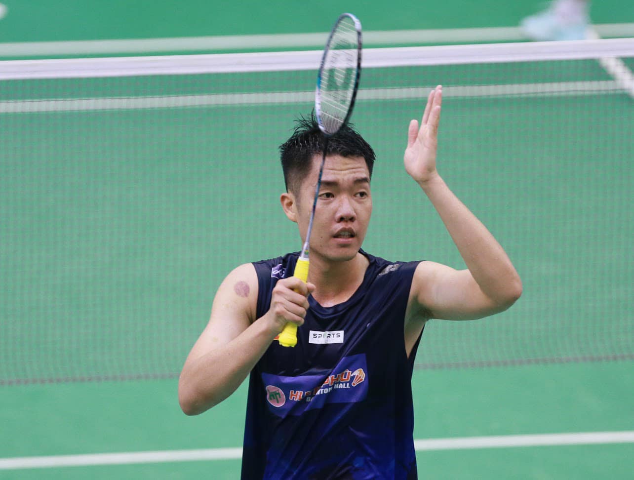 Panas: Nguyen Thuy Linh tiba-tiba menggantung raketnya di depan pemain bulu tangkis India berusia 16 tahun - Foto 2. Nóng: Nguyễn Thùy Linh bất ngờ gác vợt trước tài năng 16 tuổi cầu lông Ấn Độ- Ảnh 2.