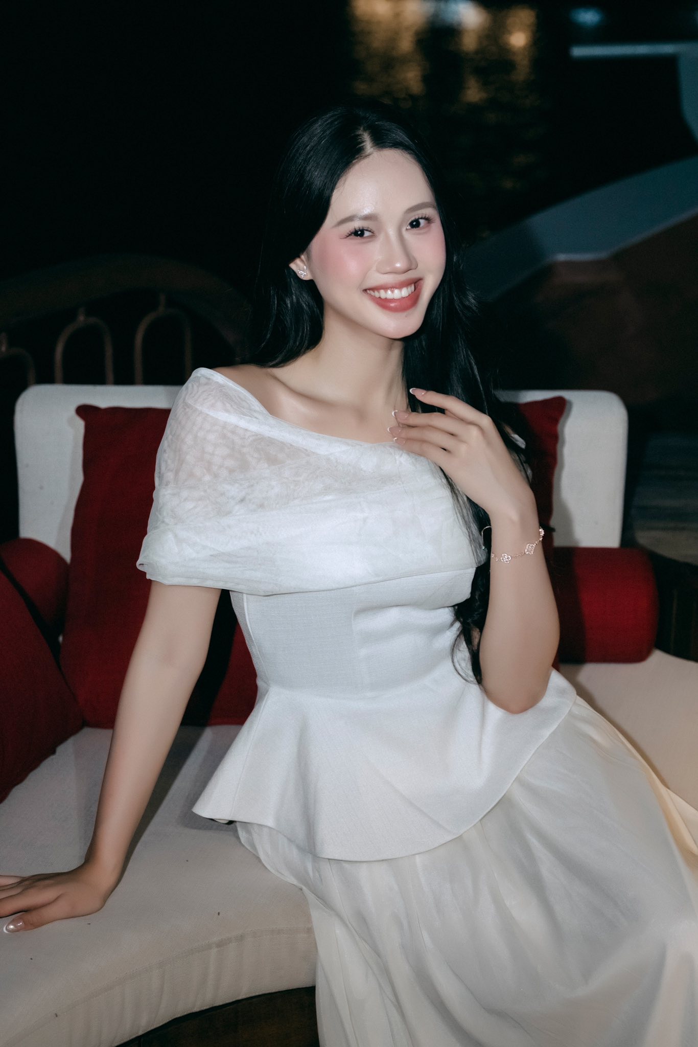 Nhan sắc người đẹp được ví 'bản sao' Đỗ Thị Hà tại Hoa hậu Việt Nam - ảnh 7
