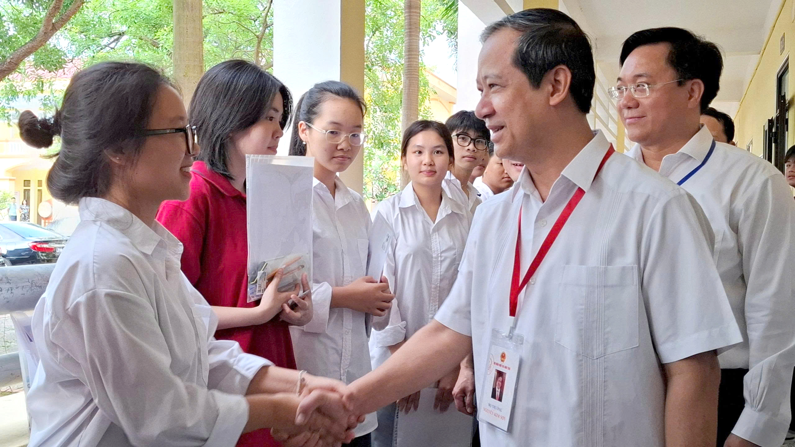 - Foto 1.  - Ảnh 1.