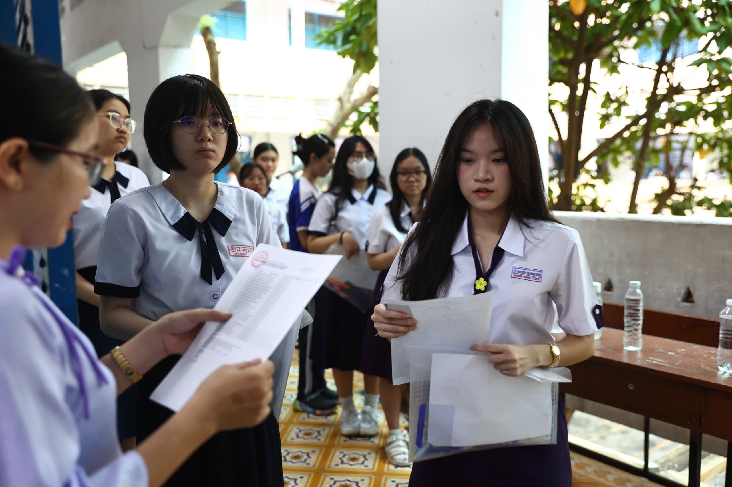 Giáo viên nhận xét đề thi môn văn: Gắn liền với thực tế, tôn trọng vốn sống của thí sinh Giáo viên nhận xét đề thi môn văn: Gắn liền với thực tế, tôn trọng vốn sống của thí sinh