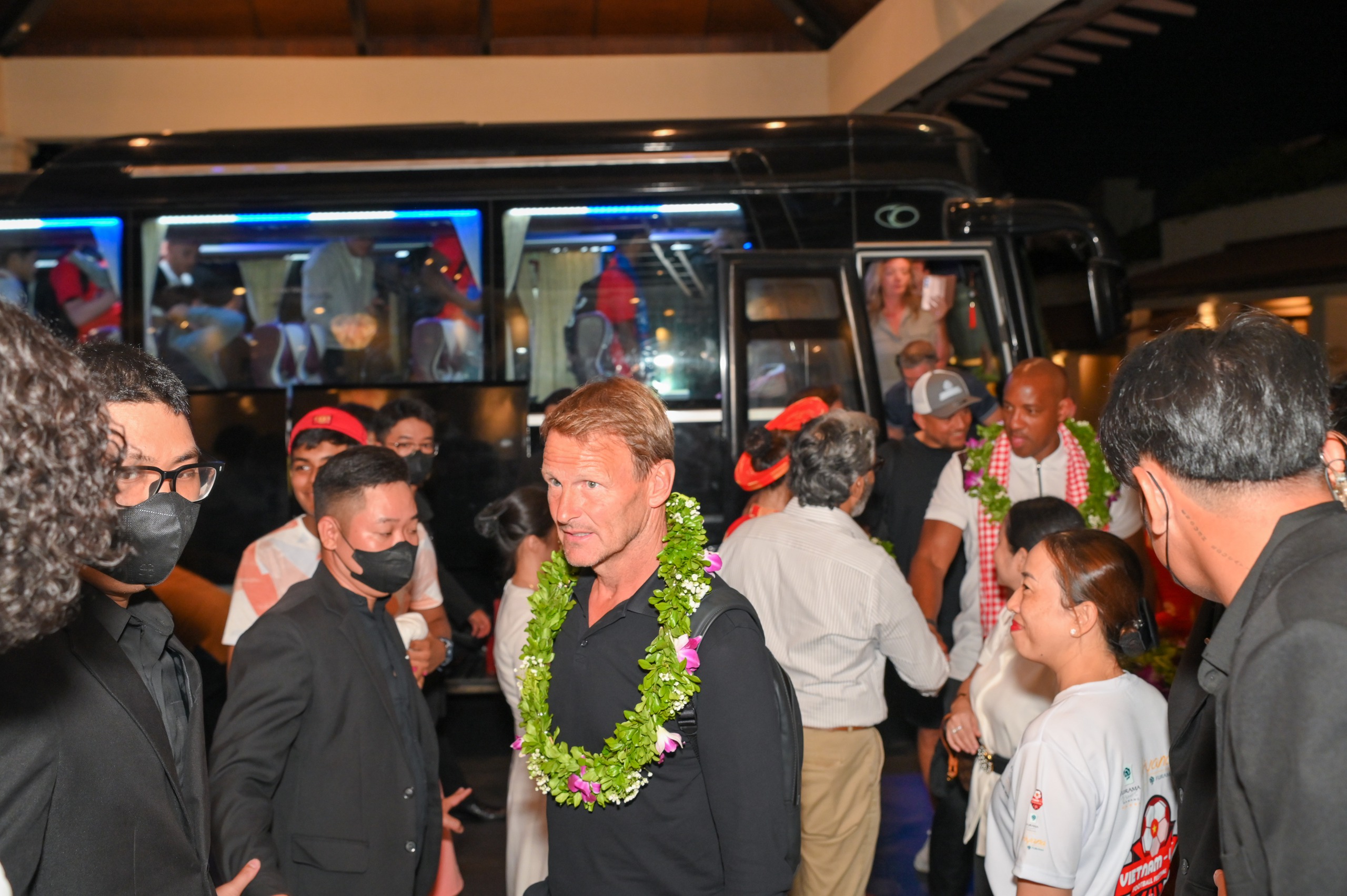 De legendariske stjernene fra Manchester Uniteds gylne generasjon spilte en vennskapskamp i Da Nang City - Bilde 2. Dàn sao huyền thoại thế hệ vàng Manchester United đá giao hữu tại TP.Đà Nẵng- Ảnh 2.