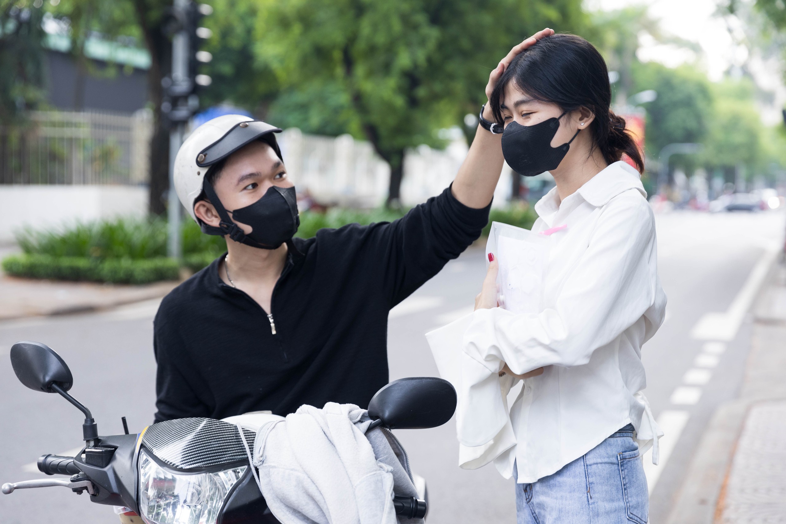 Không xét điểm ngữ văn thi tốt nghiệp THPT, thí sinh vẫn tự tin làm bài - Ảnh 1.