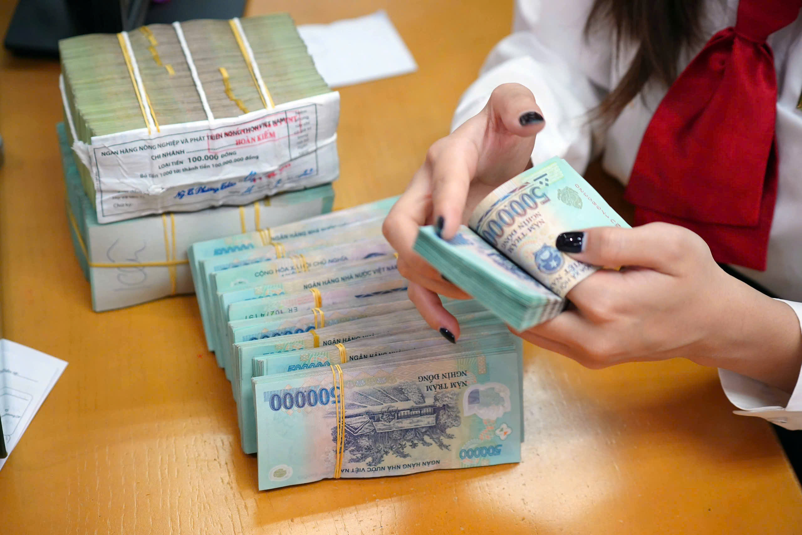 Thanh toán không dùng tiền mặt như thế nào để được khấu trừ thuế? - Ảnh 2.
