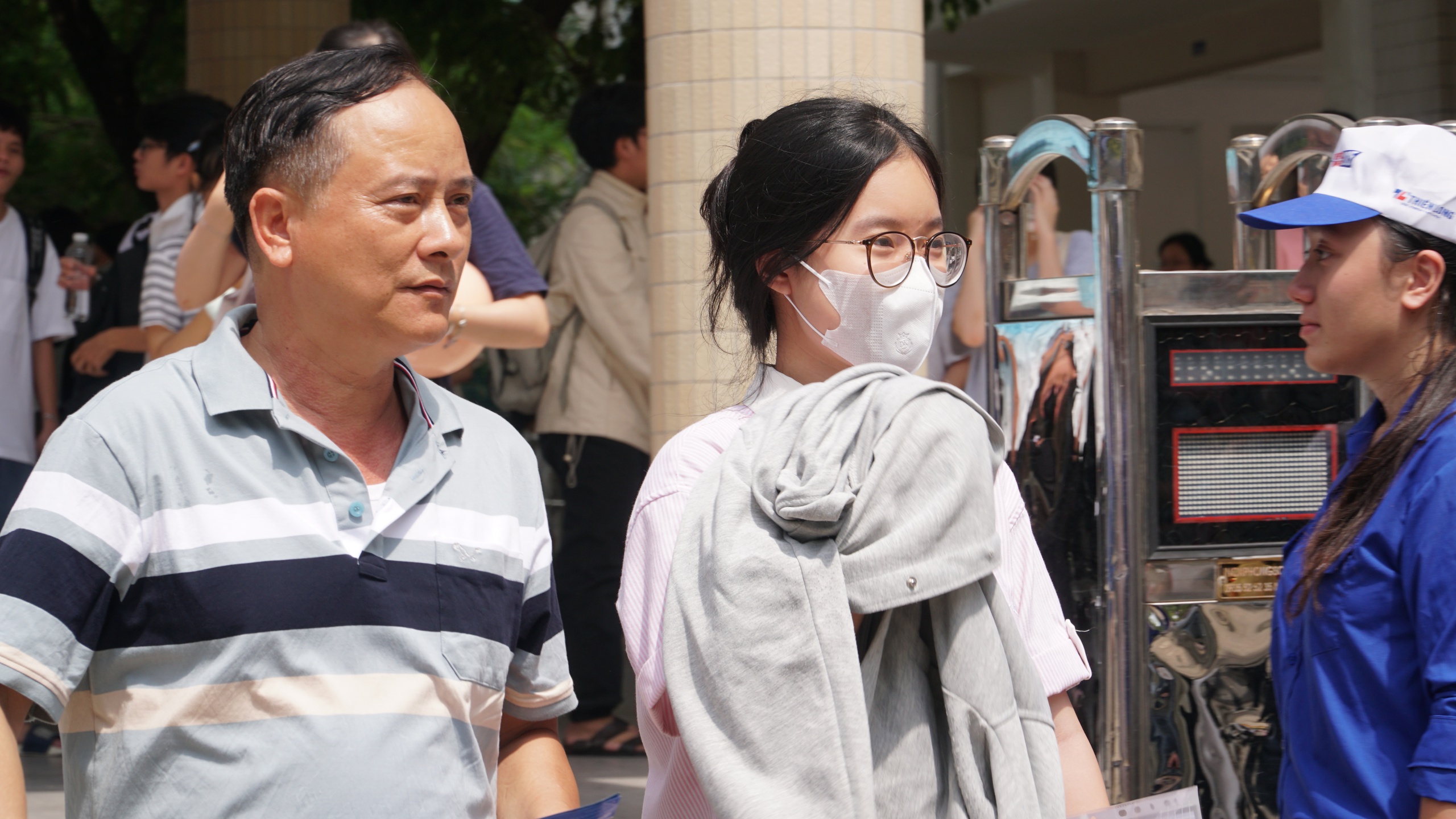 Thi Tốt nghiệp THPT 2025: Thí sinh Đà Nẵng ‘than khó’ với đề thi văn  - Ảnh 1.