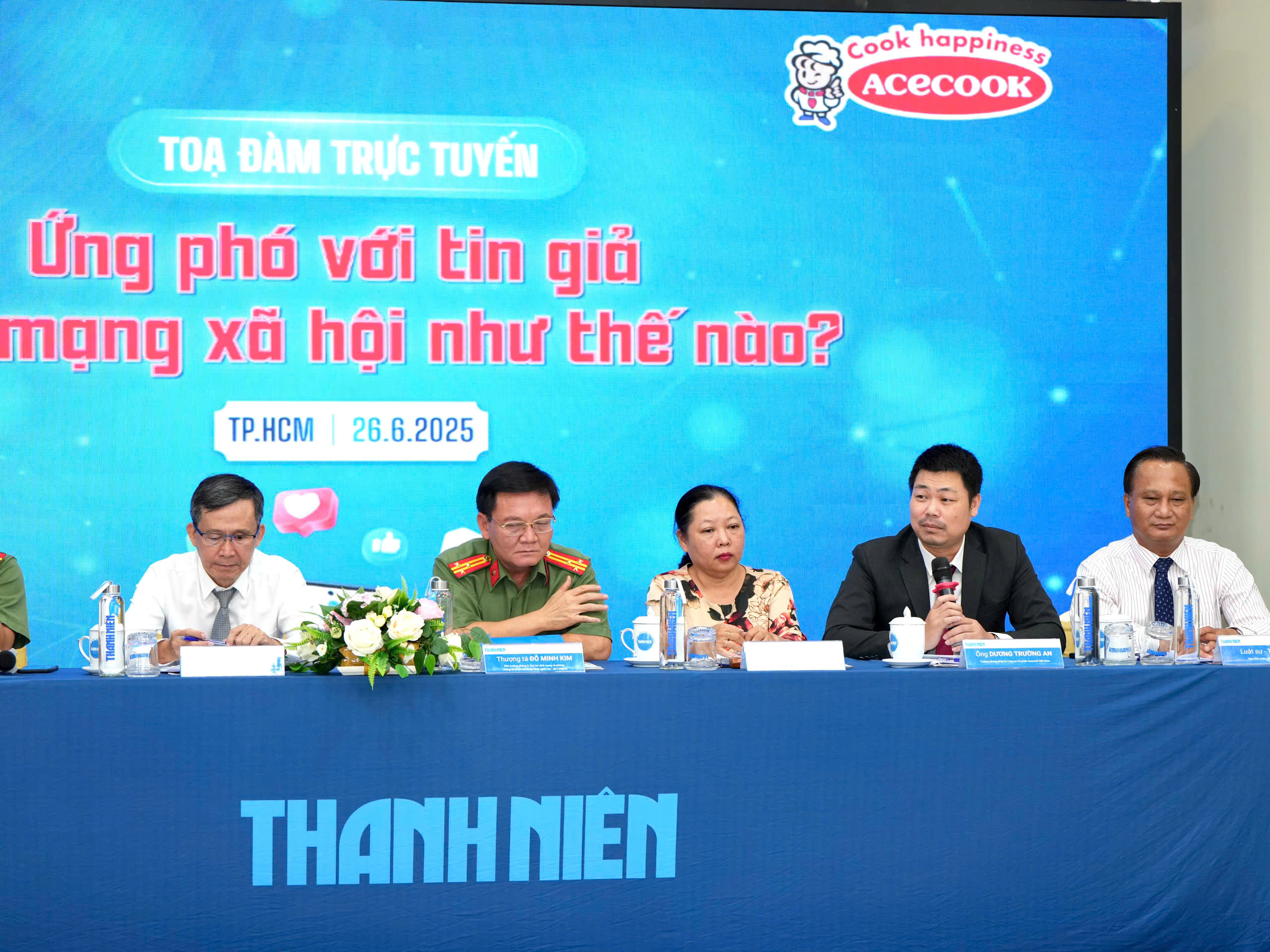 Cẩn trọng từng bài đăng, lượt chia sẻ trên mạng xã hội- Ảnh 2. Cẩn trọng từng bài đăng, lượt chia sẻ trên mạng xã hội- Ảnh 2.