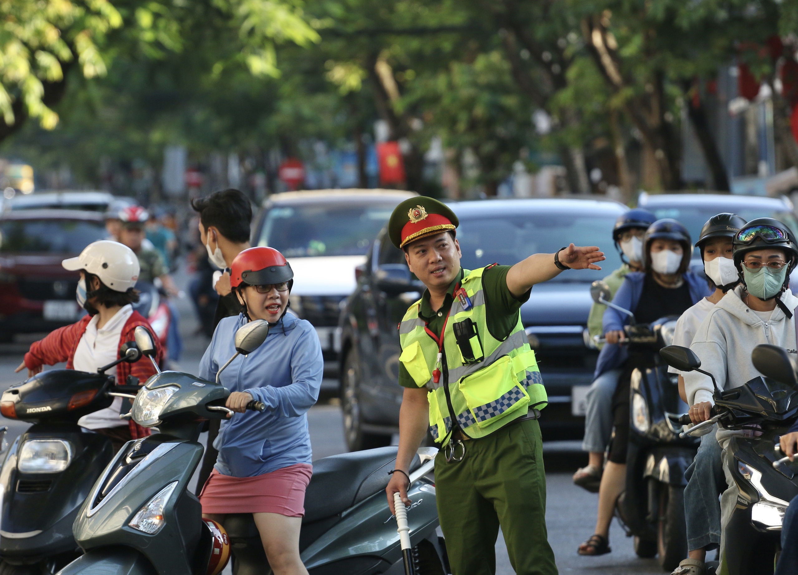 Đ&agrave; Nẵng: Kh&ocirc;ng để th&iacute; sinh bỏ thi tốt nghiệp THPT v&igrave; kh&oacute; khăn kinh tế, đi lại- Ảnh 3.