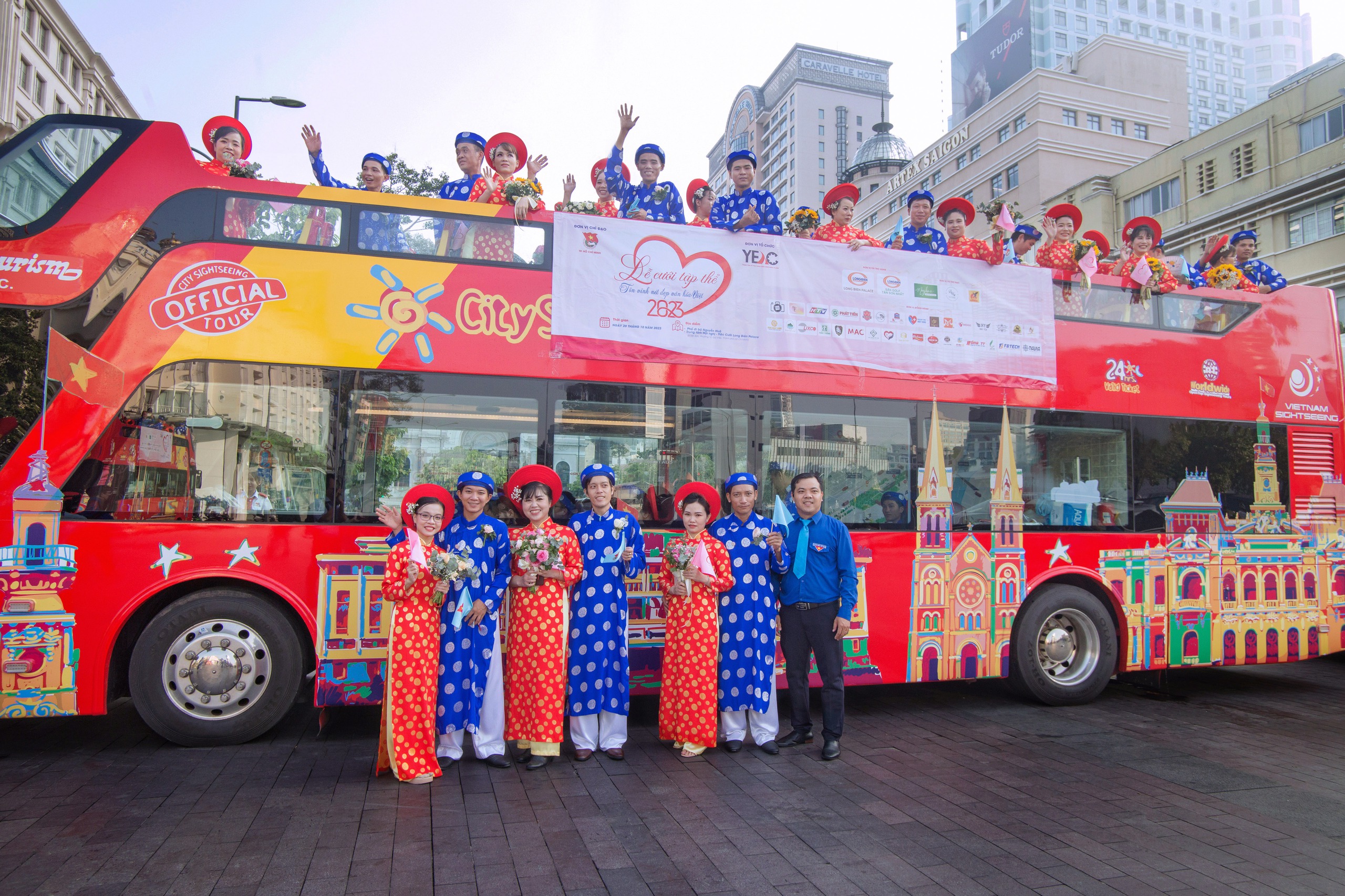 Lễ cưới tập thể của 82 cặp đôi trong Ngày Phụ nữ Việt Nam - Ảnh 1.