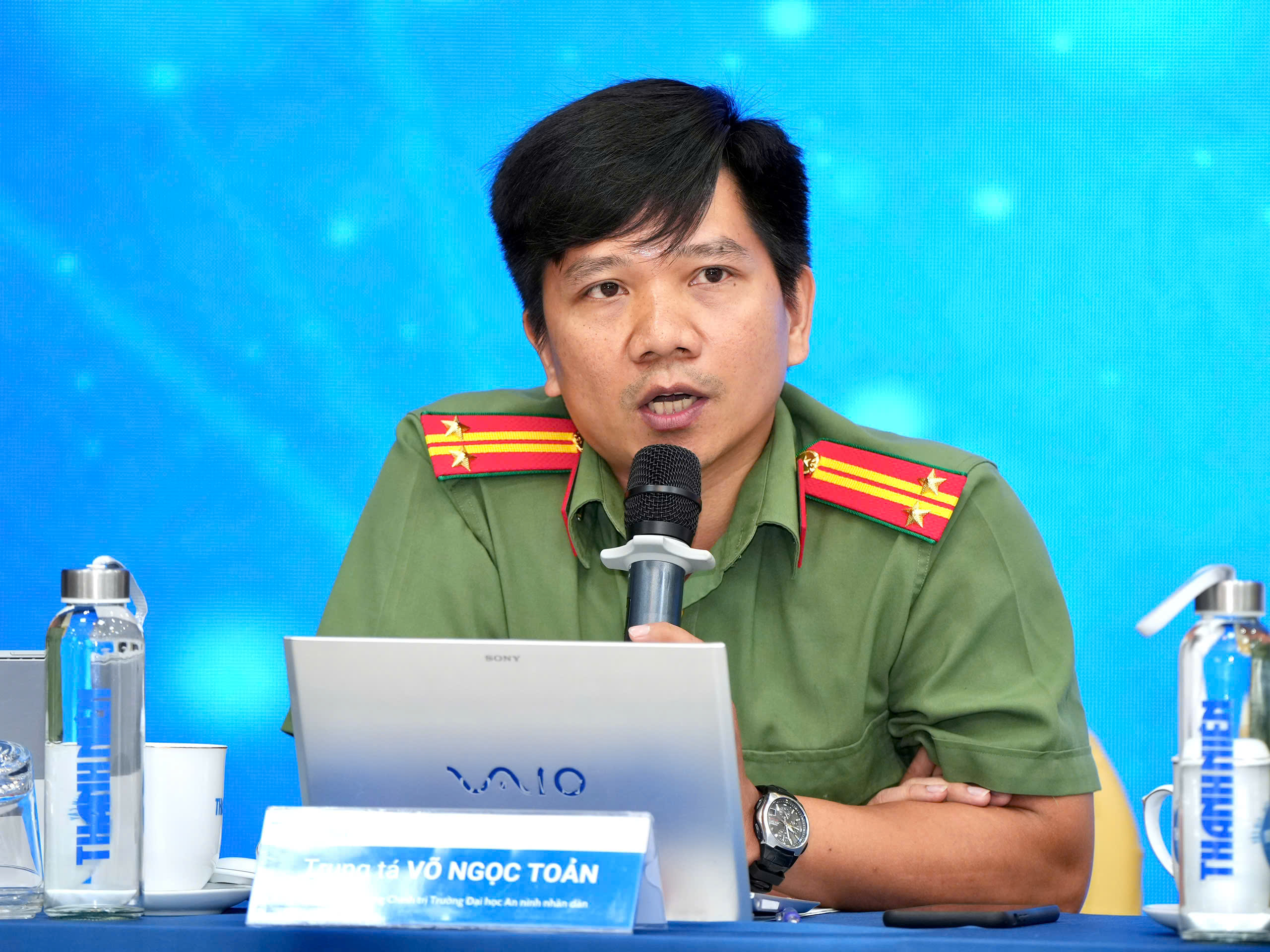 Doanh nghiệp phải làm gì khi bị tin giả tấn công?- Ảnh 1. Doanh nghiệp phải làm gì khi bị tin giả tấn công?- Ảnh 1.