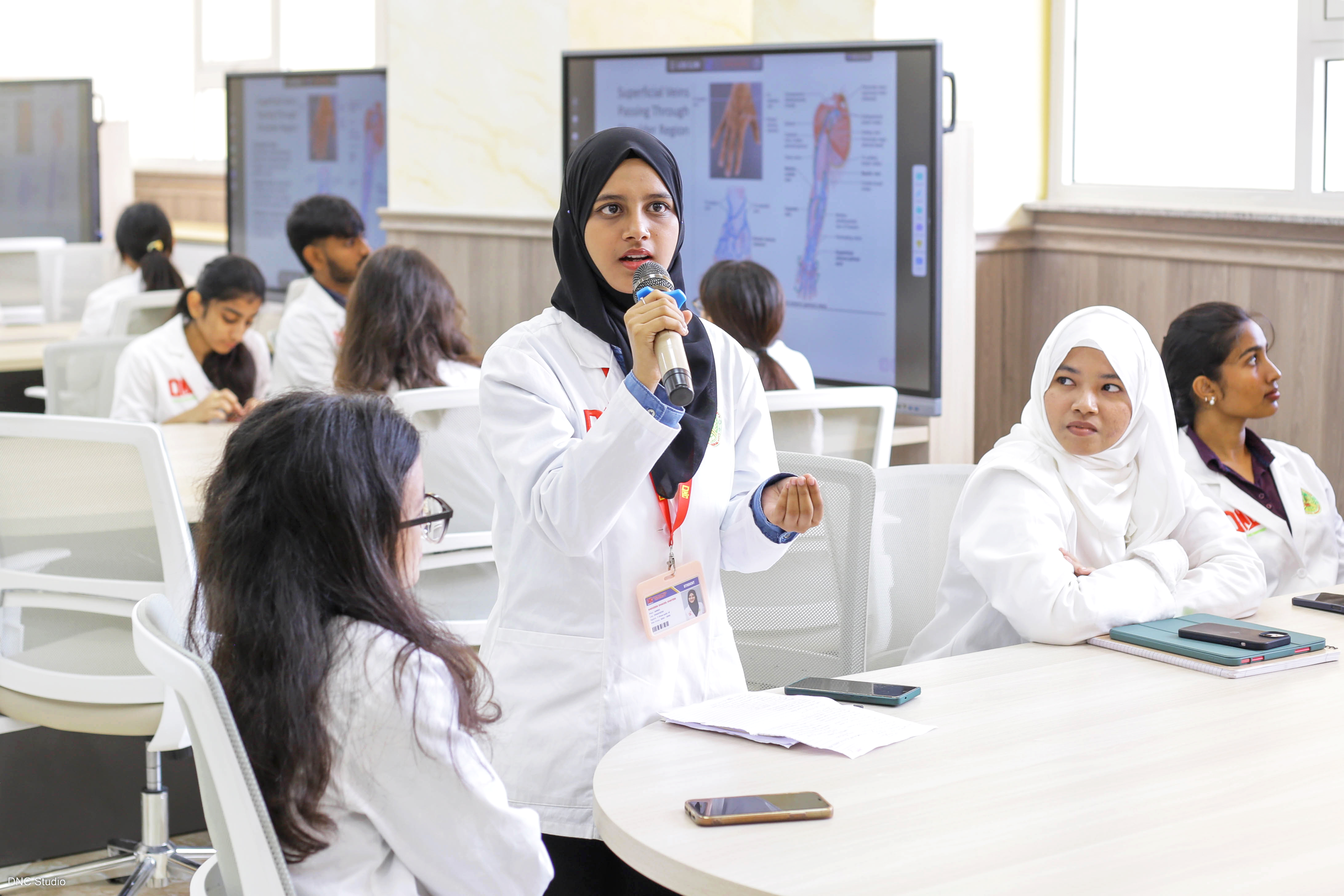 A Universidade Can Tho busca padrões internacionais no ensino superior - Foto 2. Trường ĐH Nam Cần Thơ hướng đến chuẩn quốc tế trong giáo dục đại học - Ảnh 2.