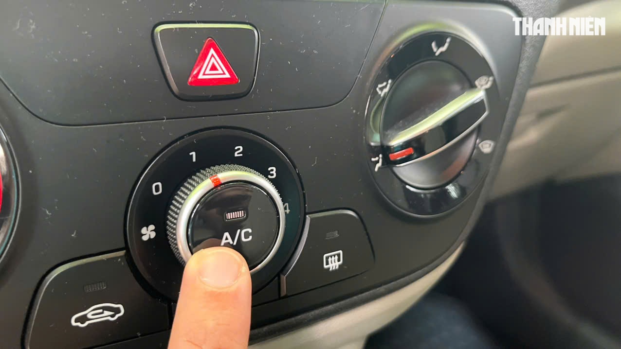 Cách chỉnh điều hòa ô tô để kính không bị mờ hơi sương khi lái xe - Ảnh 2.