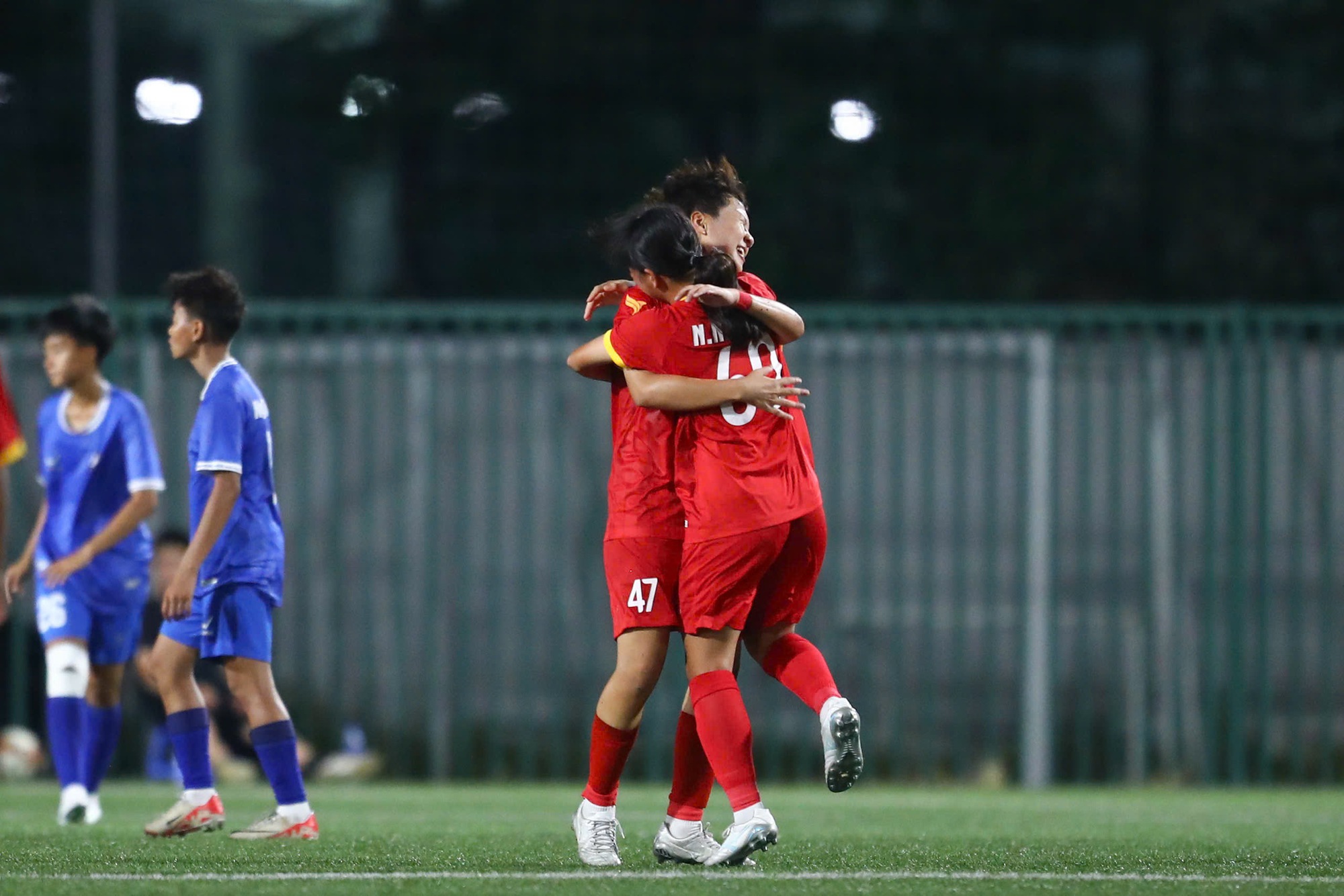 U.16 Hanoi memenangkan leg pertama Kejuaraan Nasional Wanita U.16 2025 - Foto 4. U.16 Hà Nội vô địch lượt đi giải vô địch U.16 nữ quốc gia 2025- Ảnh 4.