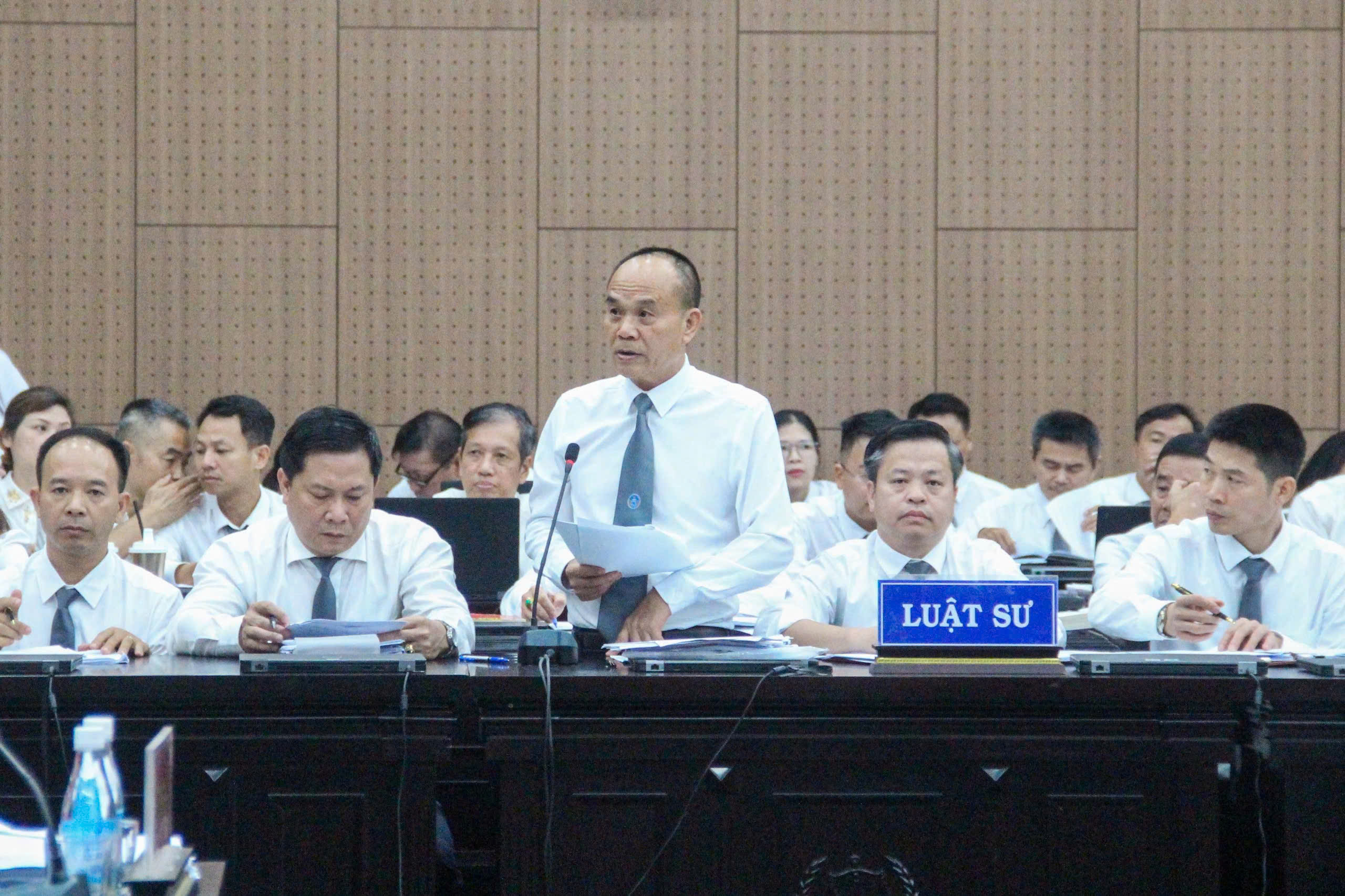 Luật sư nói mức án đề nghị với Chủ tịch Tập đoàn Phúc Sơn là 'quá nặng'   - Ảnh 1.