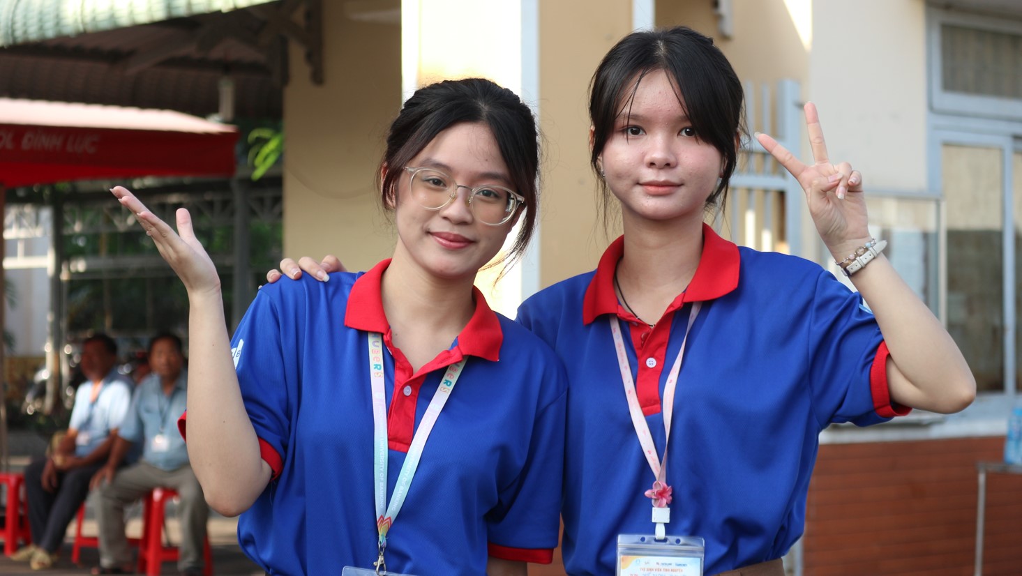 Thí sinh ngủ quên đi thi trễ được tình nguyện viên hỗ trợ kịp thời - Ảnh 6.