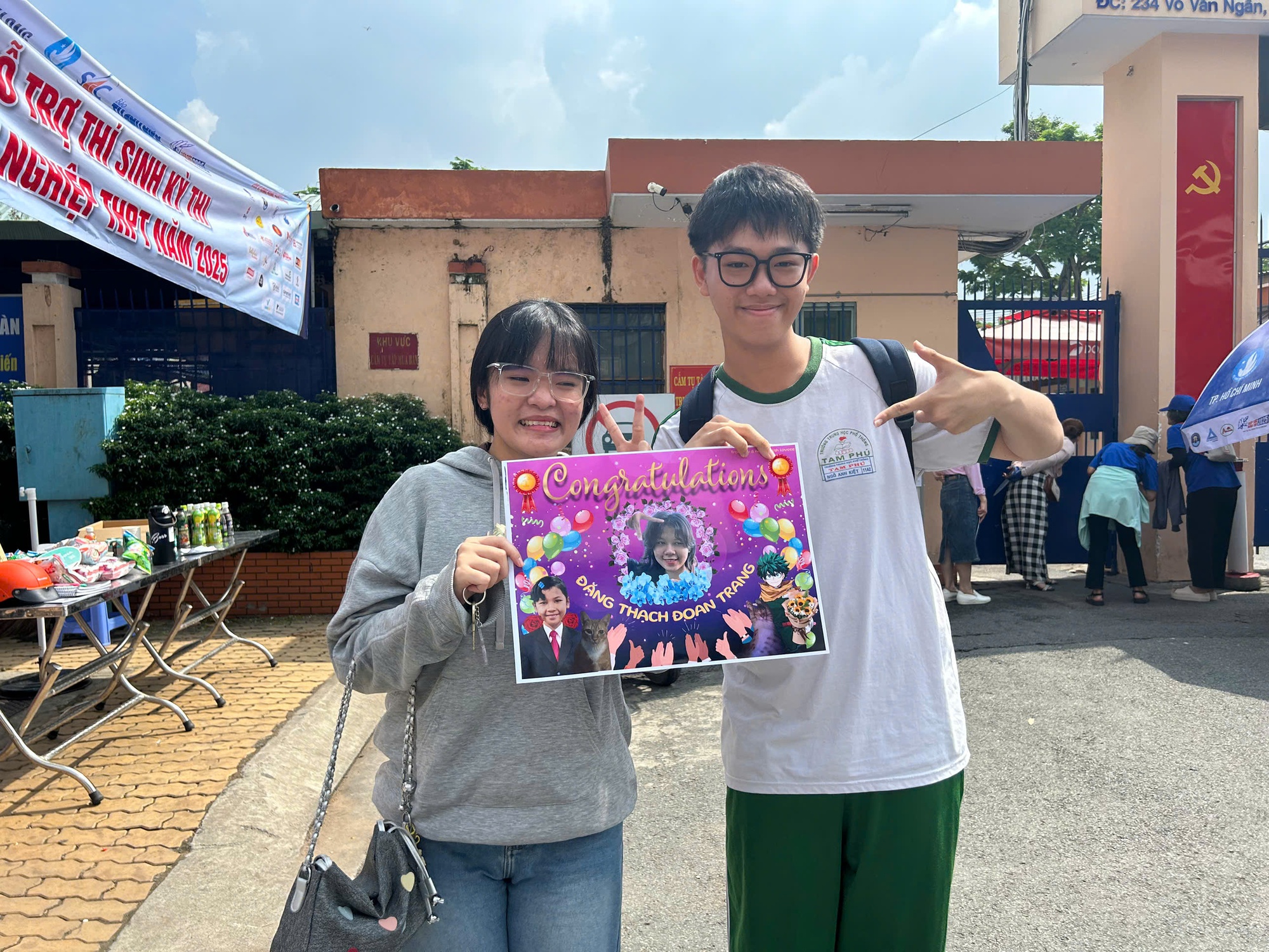 Thí sinh tự tin '10 điểm trong tầm tay', gia đình chuẩn bị poster chúc mừng- Ảnh 6.