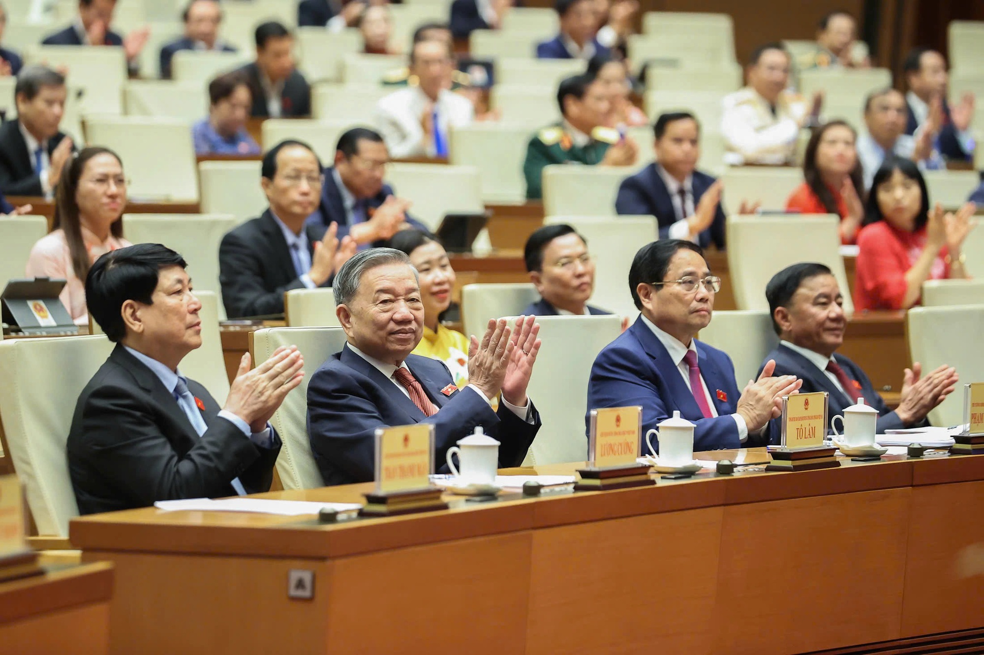 Quyết sách khởi đầu cho cách mạng thể chế Quyết sách khởi đầu cho cách mạng thể chế