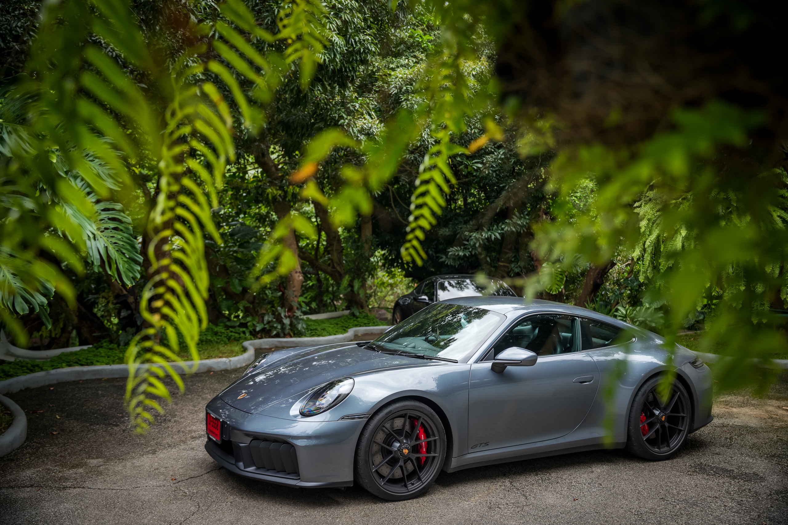 Porsche 911 GTS T-Hybrid: Chiếc 911 ‘dị’ nhất từ trước đến nay Porsche 911 GTS T-Hybrid: Chiếc 911 ‘dị’ nhất từ trước đến nay