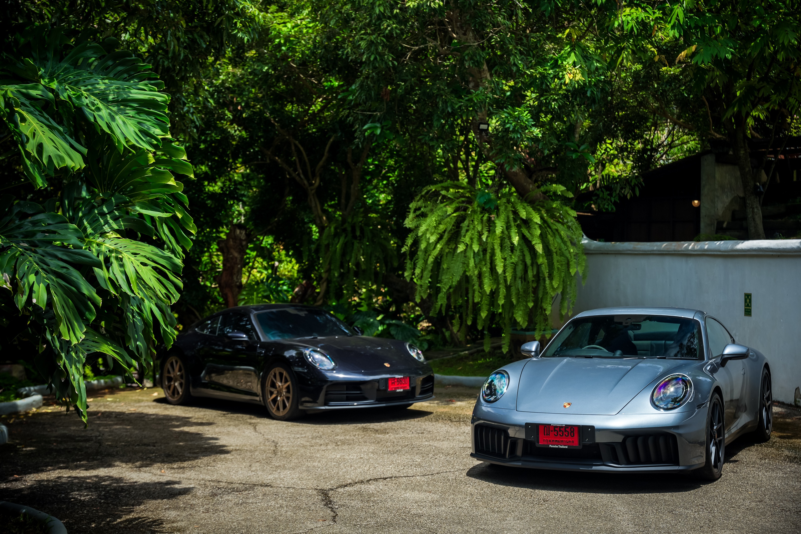 Porsche 911 GTS T-Hybrid: Giữ bản sắc, nâng tầm đẳng cấp - Ảnh 13.