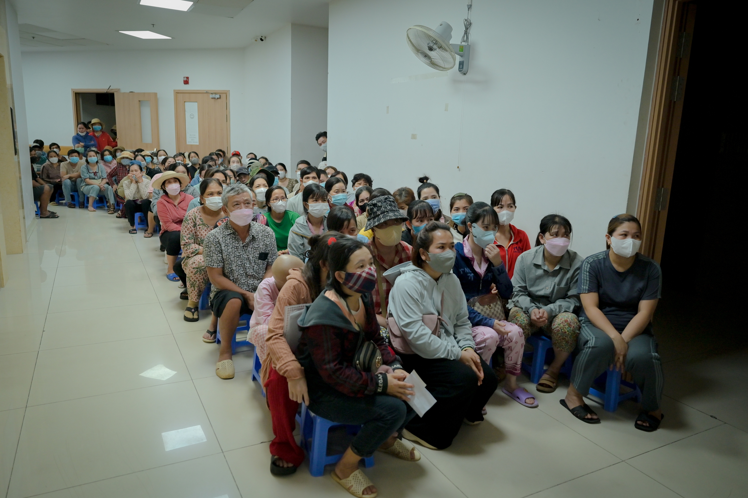 Tu viện Khánh An trao 500 phần quà giúp bệnh nhân ung thư Tu viện Khánh An trao 500 phần quà giúp bệnh nhân ung thư