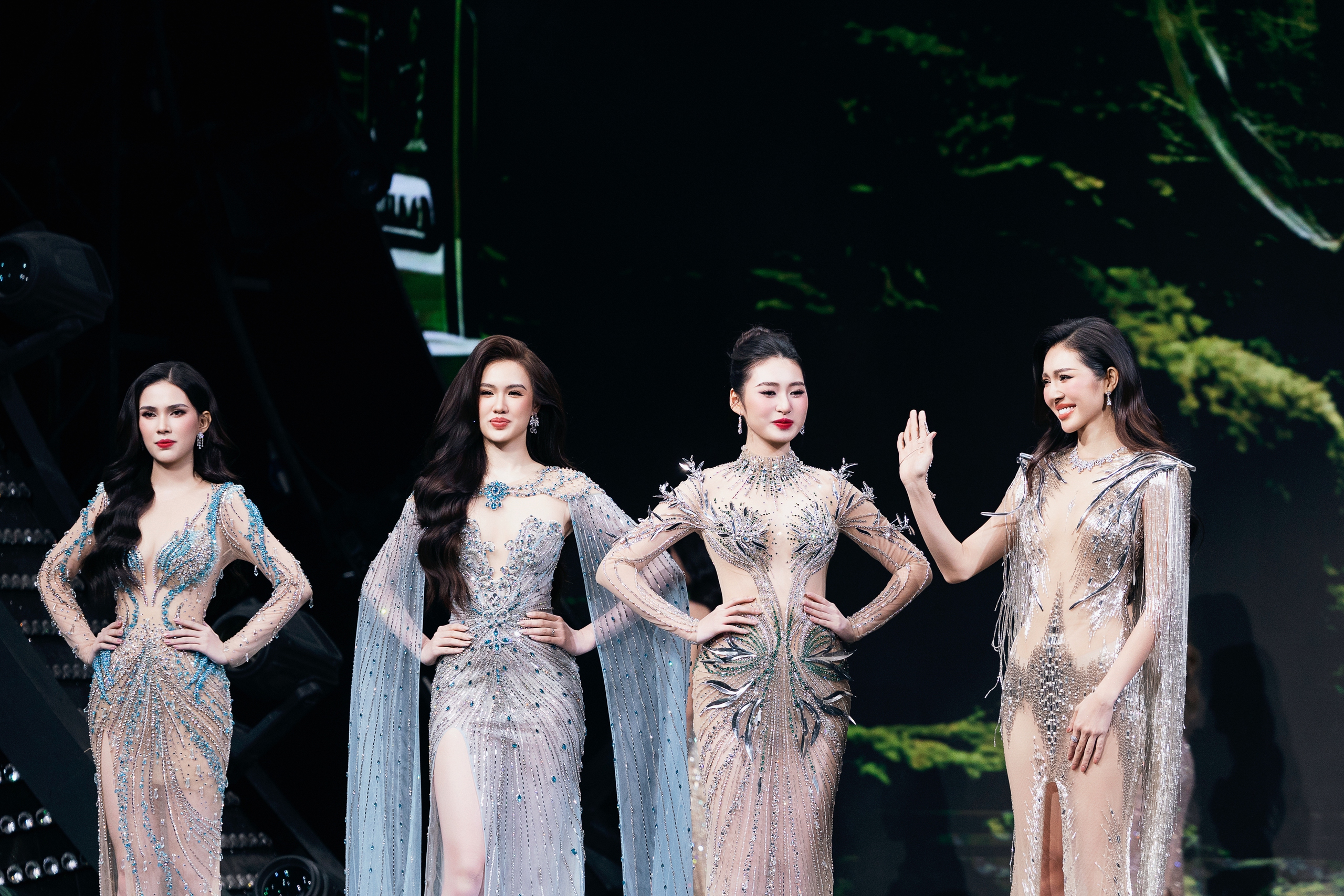 Thêm một cô gái vừa đăng quang hoa hậu - Ảnh 2.