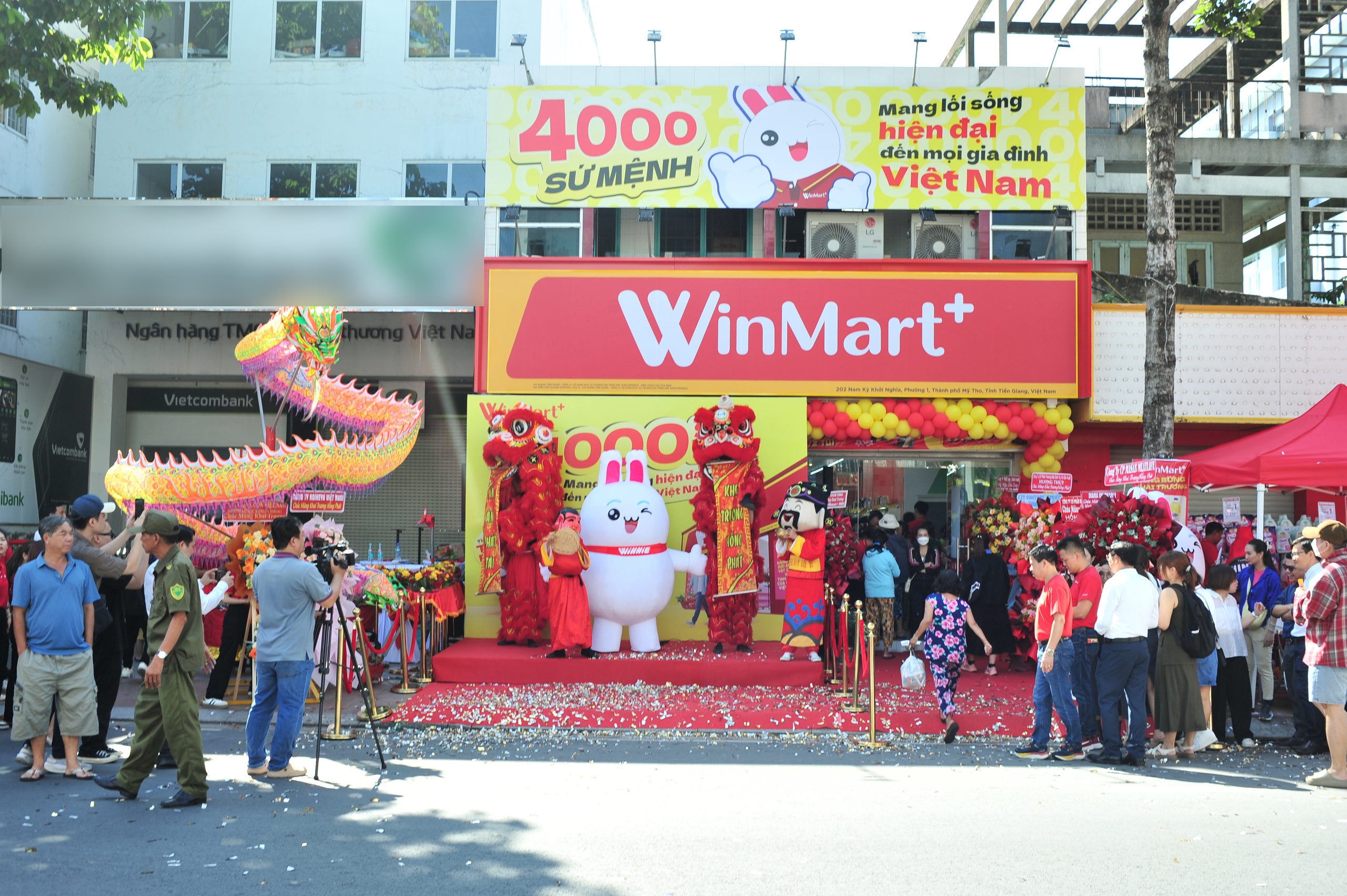 WinMart+ cán mốc 4.000 cửa hàng: Hành trình kết nối vạn mái nhà Việt - Ảnh 1. WinMart+ cán mốc 4.000 cửa hàng: Hành trình kết nối vạn mái nhà Việt - Ảnh 1.