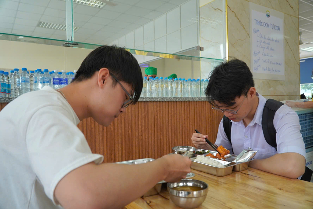 - Ảnh 3. - Ảnh 3.