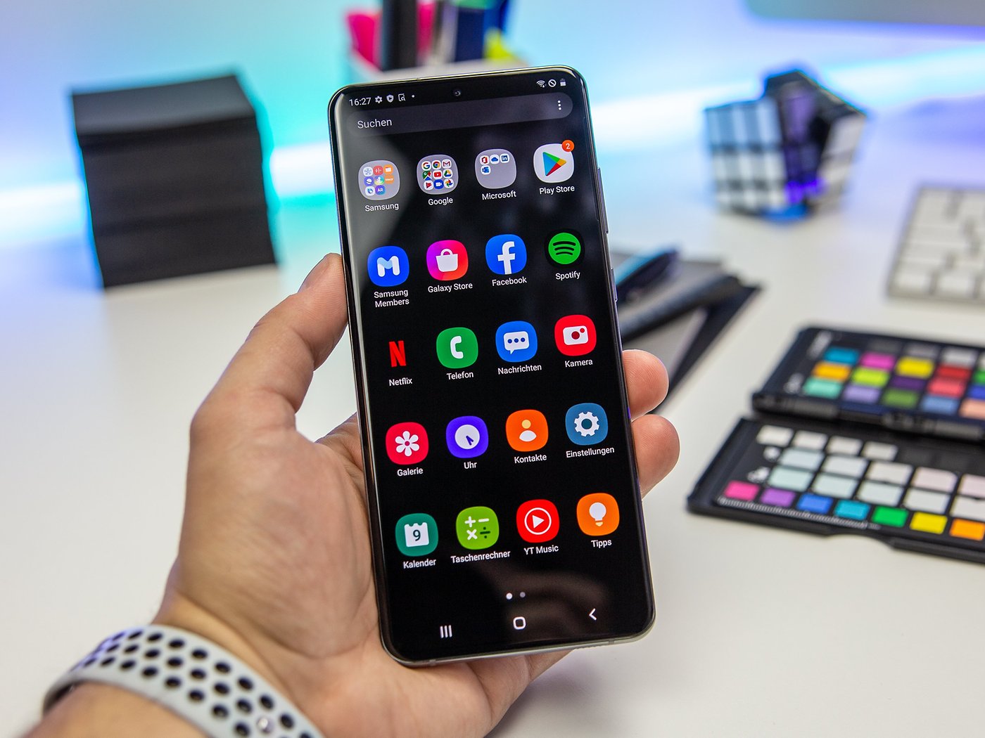 Đã đến lúc trấn áp ứng dụng rác trên điện thọai Samsung và Apple? - Ảnh 1. Đã đến lúc trấn áp ứng dụng rác trên điện thọai Samsung và Apple? - Ảnh 1.