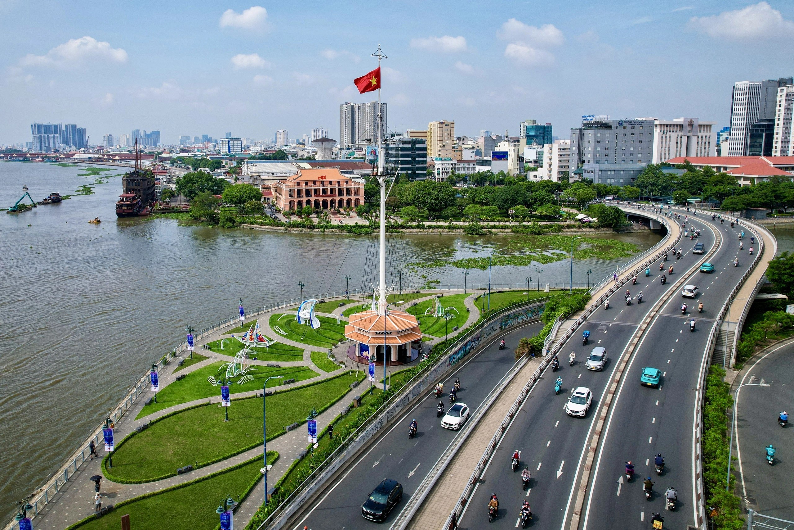 TP.HCM - Thành phố đáng sống, vươn mình trong kỷ nguyên mới - Ảnh 10.