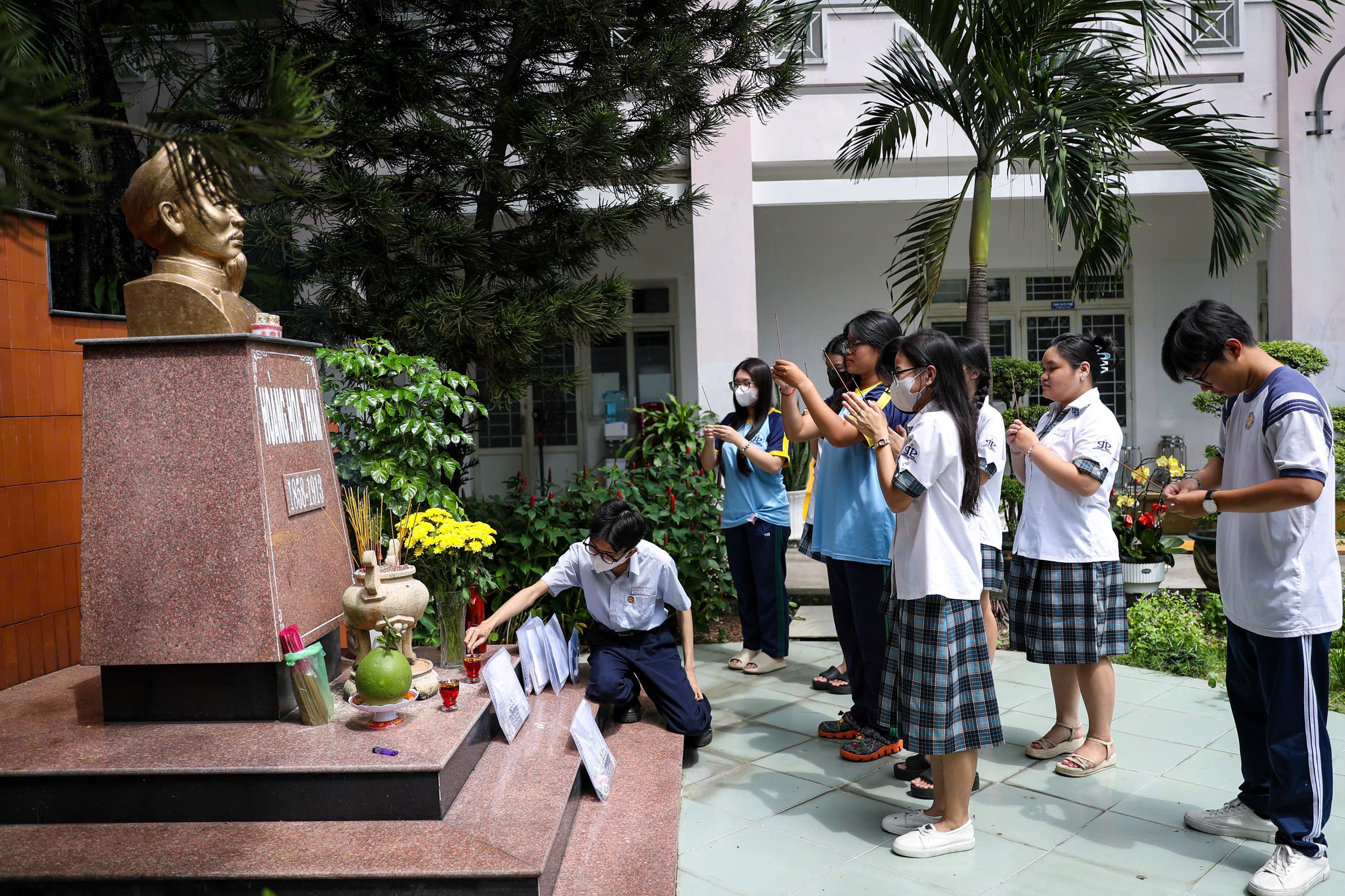 Kan ik het eindexamen van de middelbare school in 2025 doen zonder extra lessen? - Foto 2. Không đi học thêm có làm được đề thi tốt nghiệp THPT 2025?- Ảnh 2.