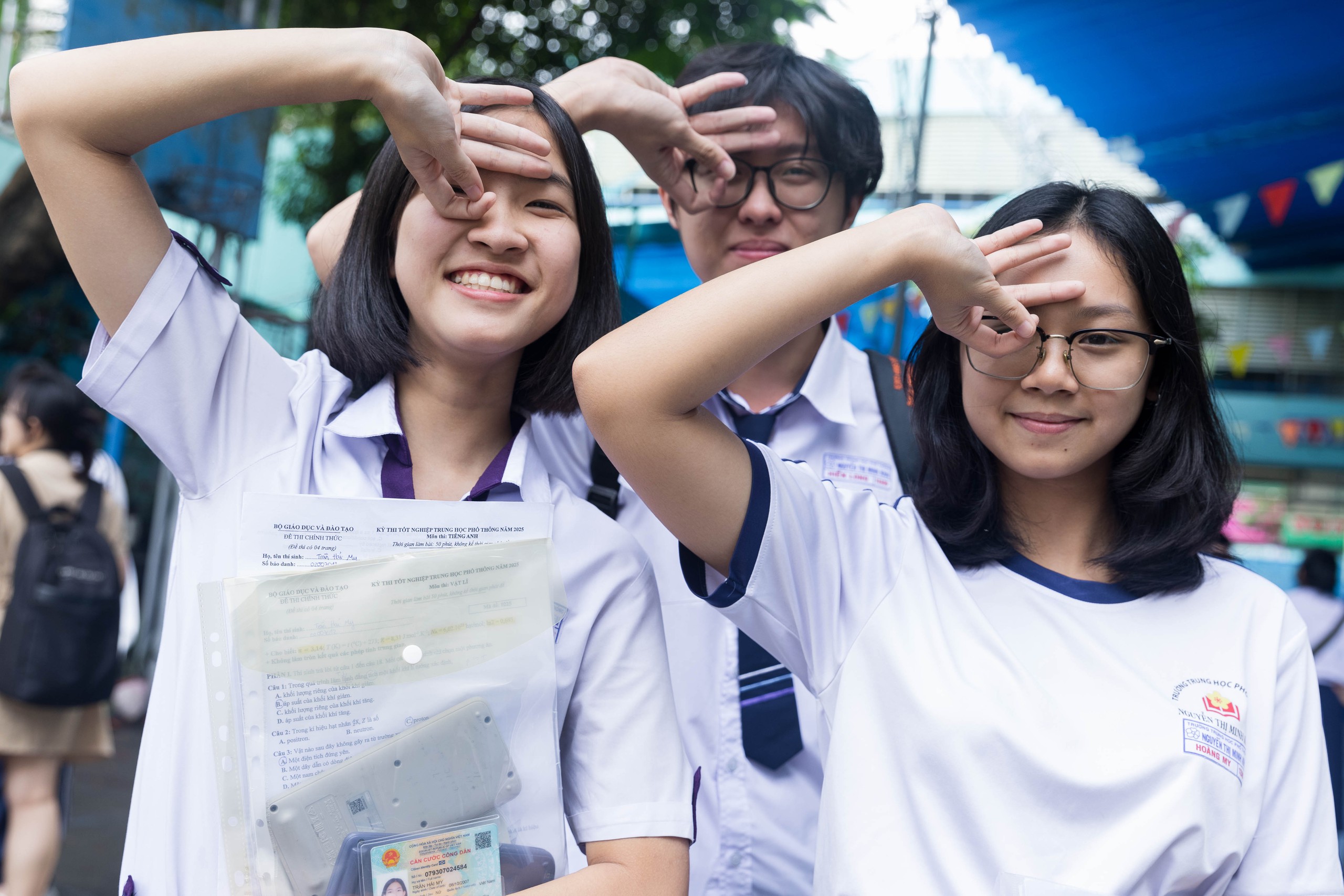 Thí sinh nói đề lý, hóa thi tốt nghiệp THPT ‘dễ ẹc’, chỉ cần sách giáo khoa - Ảnh 2.