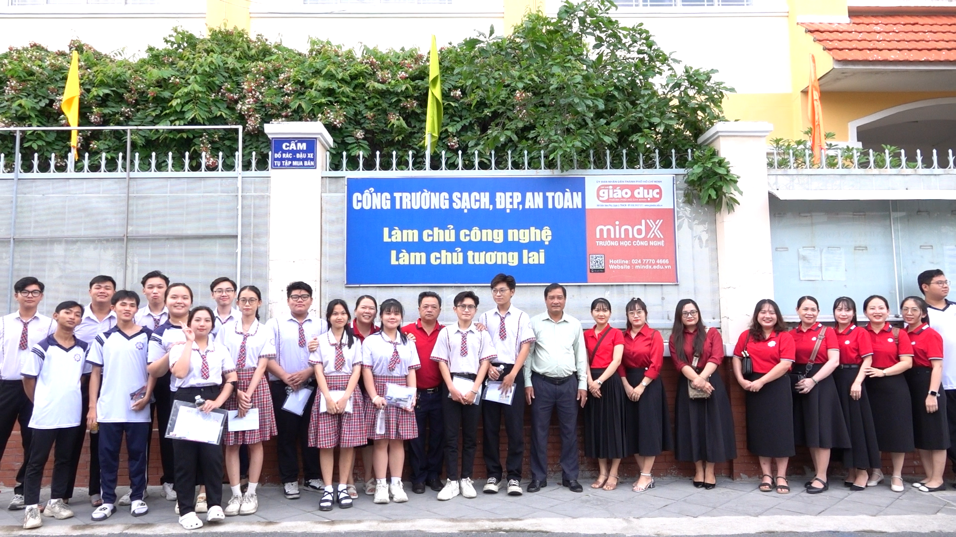 Những khoảnh khắc không thể nào quên trong kỳ thi tốt nghiệp THPT 2025 lịch sử- Ảnh 4. Những khoảnh khắc không thể nào quên trong kỳ thi tốt nghiệp THPT 2025 lịch sử- Ảnh 4.