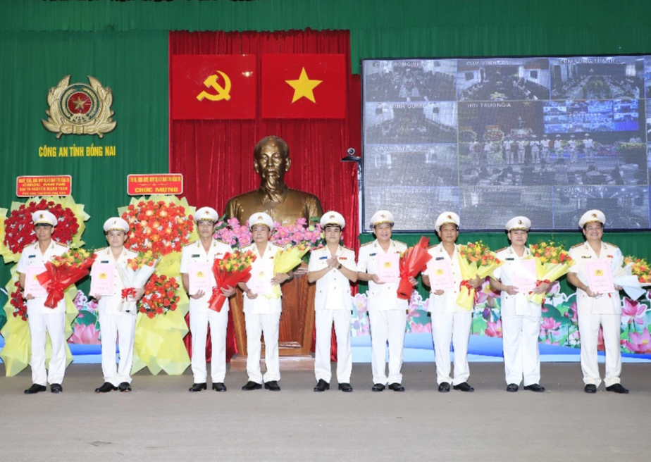 Công an tỉnh Đồng Nai: Công bố quyết định của Bộ Công an về tổ chức, cán bộ - Ảnh 1. Công an tỉnh Đồng Nai: Công bố quyết định của Bộ Công an về tổ chức, cán bộ - Ảnh 1.