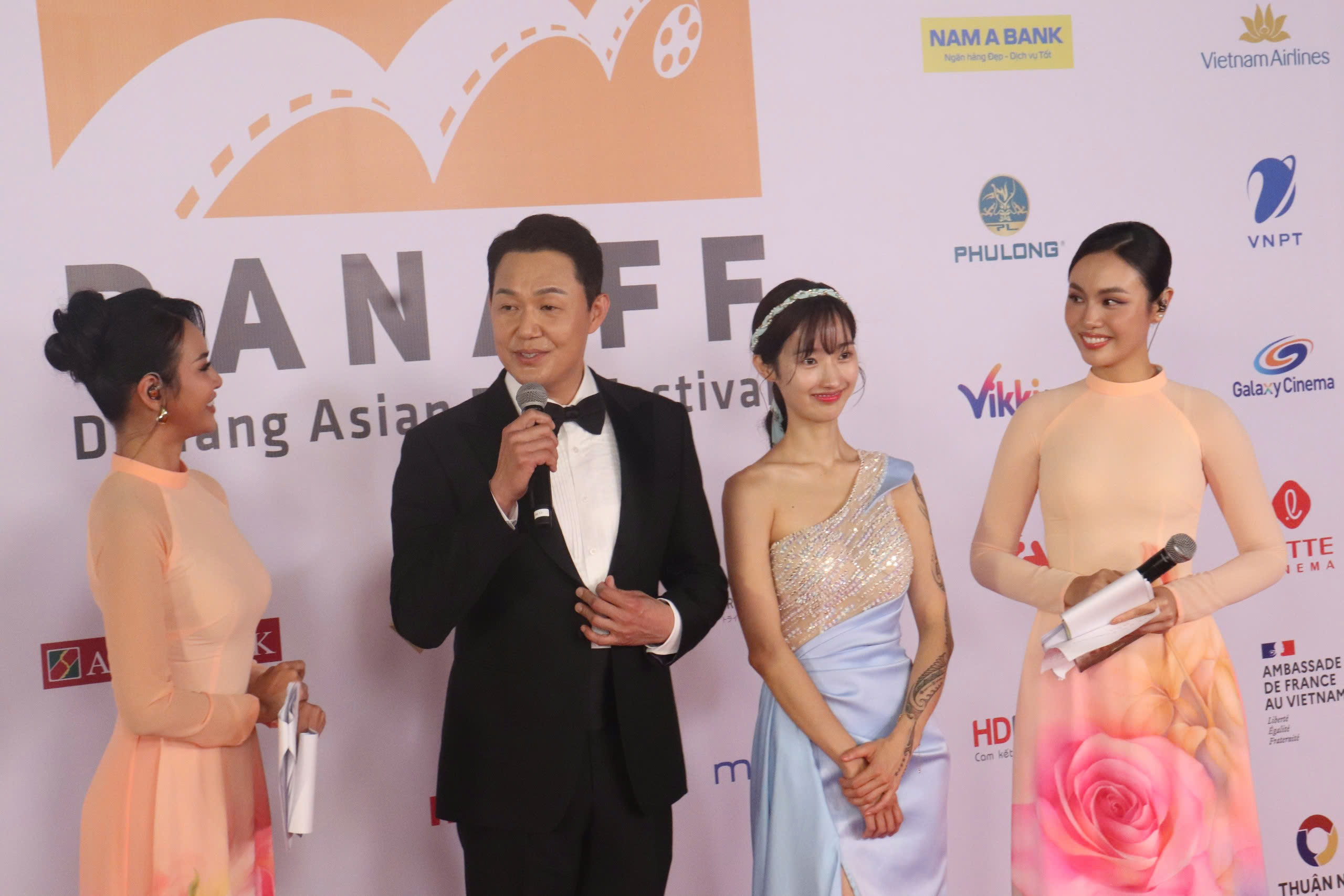 NSND Như Quỳnh, NSND Lan Hương cùng dàn sao dự Liên hoan phim châu Á Đà Nẵng- Ảnh 5. NSND Như Quỳnh, NSND Lan Hương cùng dàn sao dự Liên hoan phim châu Á Đà Nẵng- Ảnh 5.