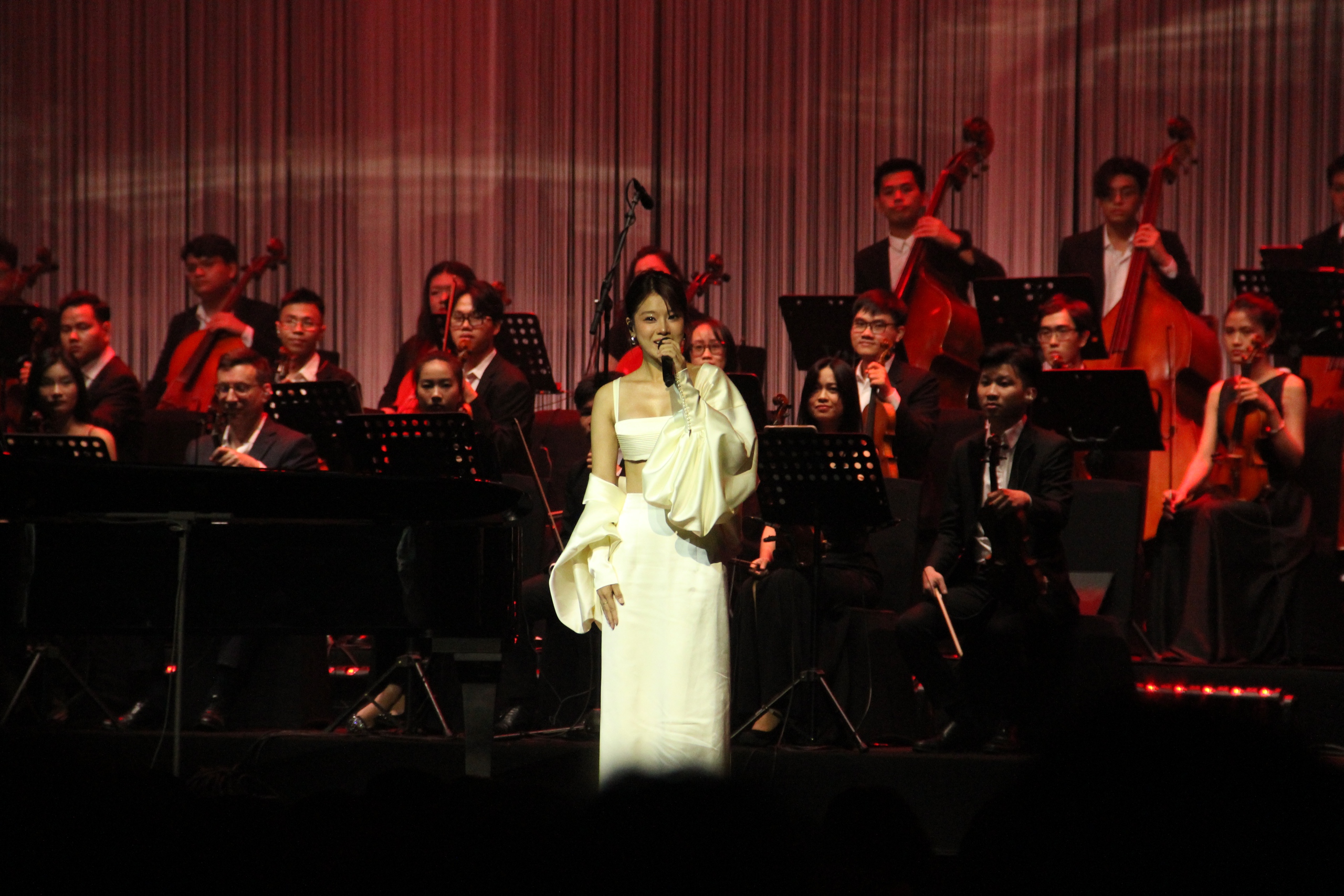 Musisi Duc Tri mengungkapkan lagu yang 'membantu Hoang Yen Chibi membeli beberapa rumah' - Foto 2. Nhạc sĩ  Đức Trí tiết lộ ca khúc 'giúp Hoàng Yến Chibi tậu mấy căn nhà'- Ảnh 2.