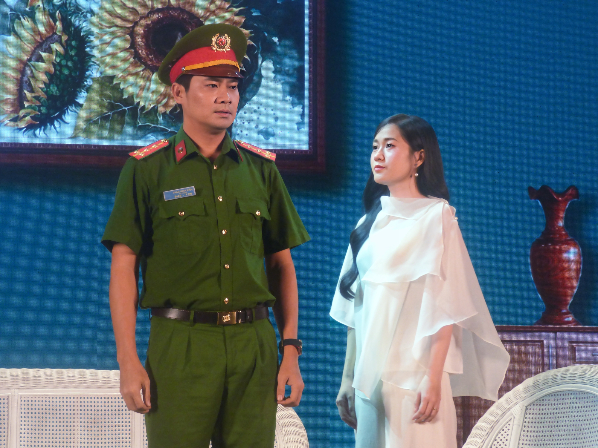 Hình tượng người chiến sĩ công an trên sân khấu TP.HCM- Ảnh 1. Hình tượng người chiến sĩ công an trên sân khấu TP.HCM- Ảnh 1.