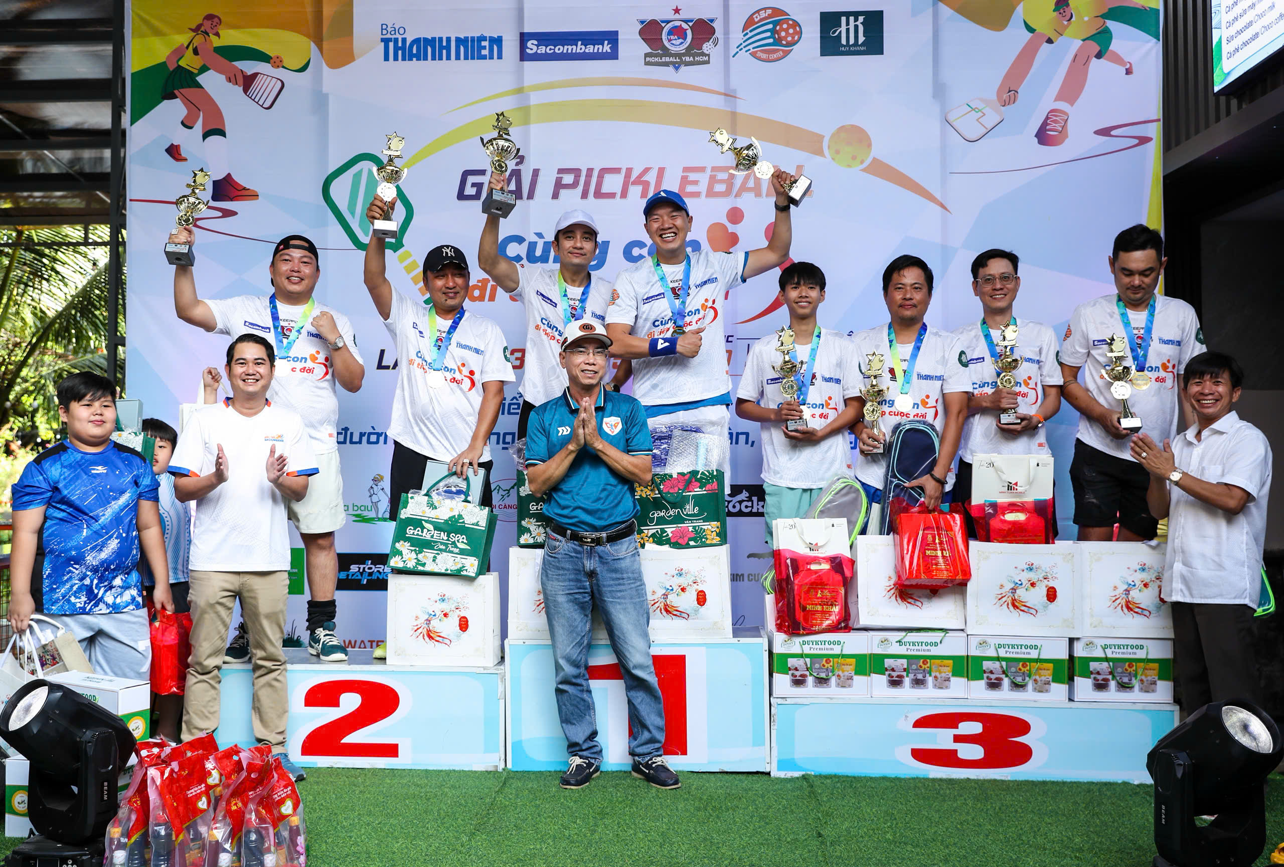Hấp dẫn và vô cùng ý nghĩa, giải pickleball ở Long Khánh: Không chỉ là thể thao!- Ảnh 18. Hấp dẫn và vô cùng ý nghĩa, giải pickleball ở Long Khánh: Không chỉ là thể thao!- Ảnh 18.
